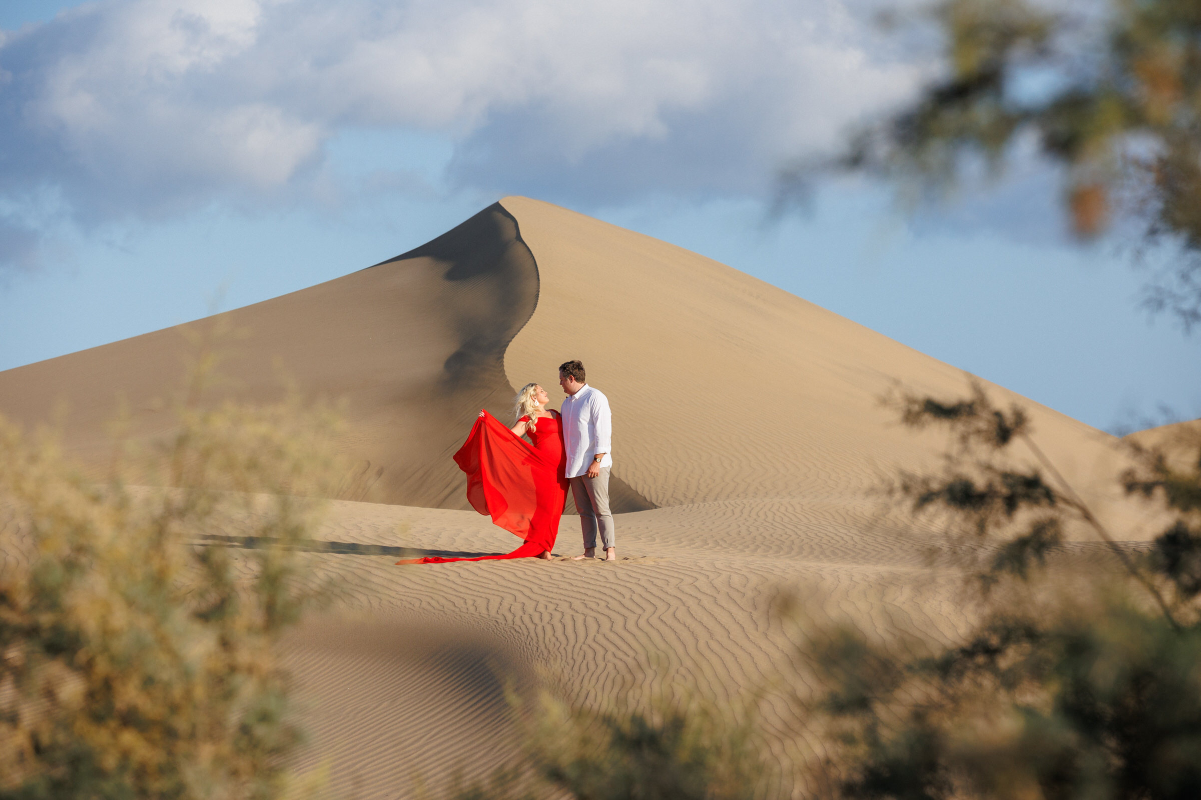 Red Dress Elegance: Love Tale in Maspalomas Desert