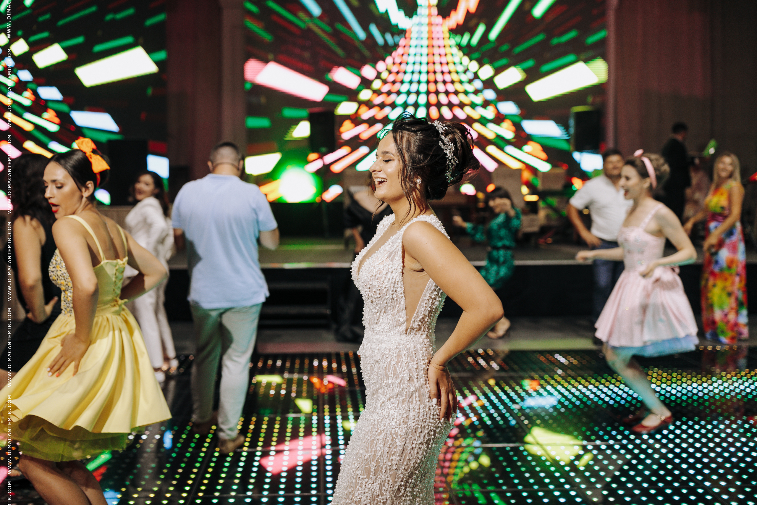 VICTOR + OLGA | Capitoles Park. Fotograf de nuntă în Chisinau, Moldova. Poze și Video Comerciale