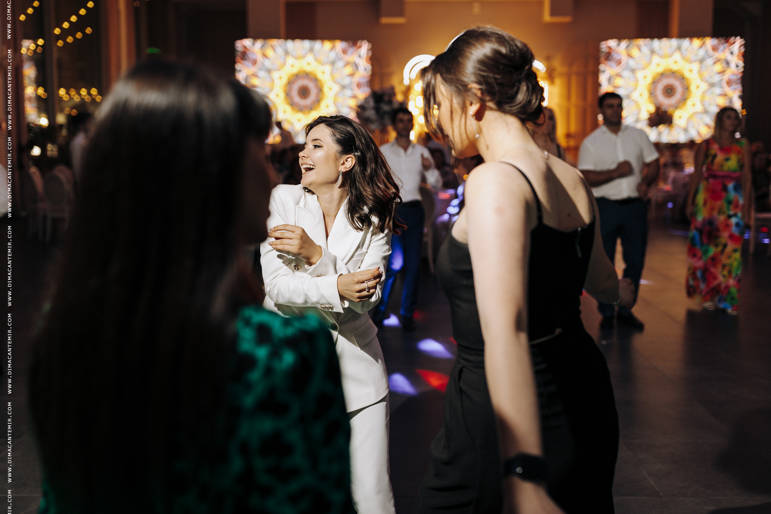 VICTOR + OLGA | Capitoles Park. Fotograf de nuntă în Chisinau, Moldova. Poze și Video Comerciale