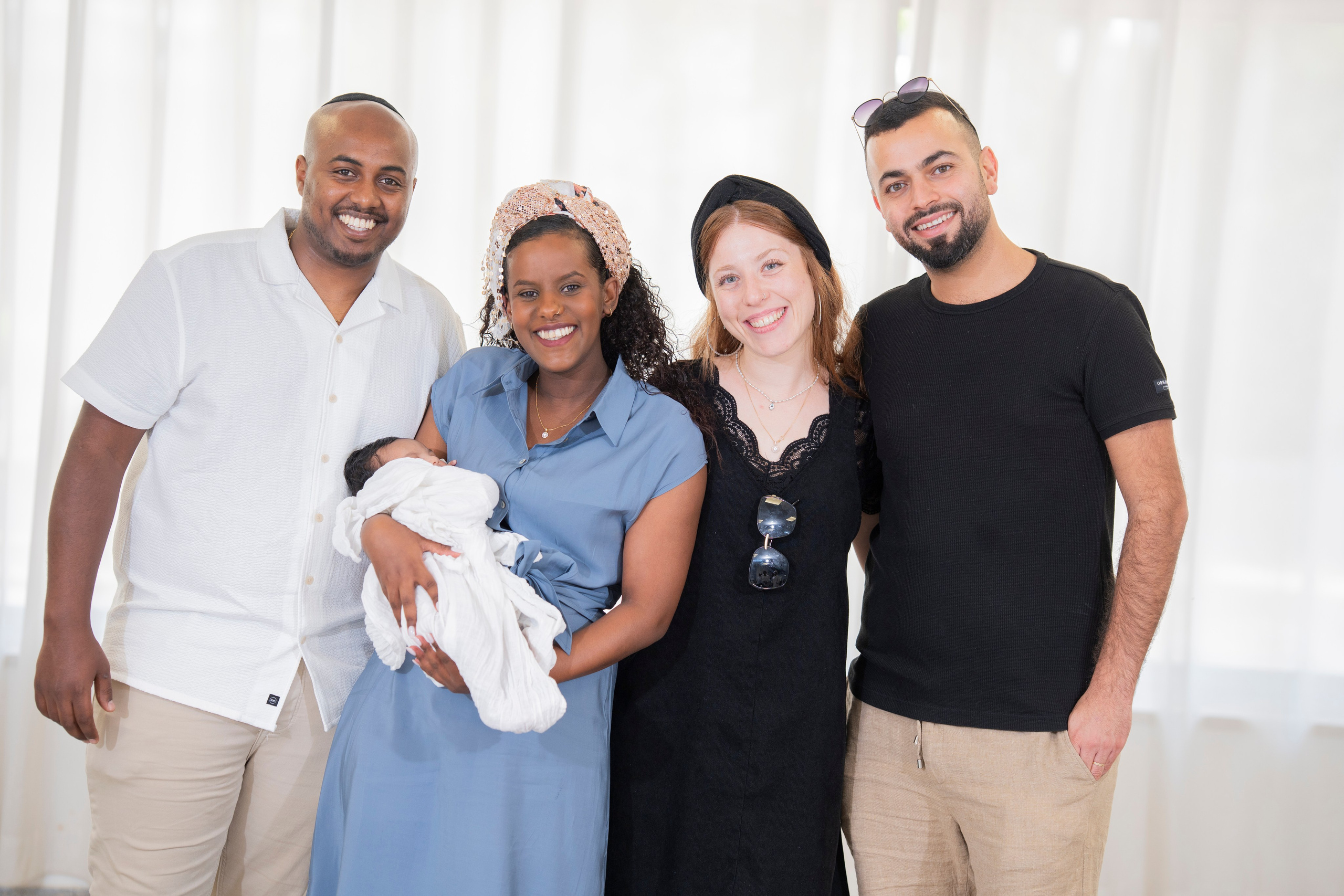 משפחת סלומון. יוסף מזרחי צילום חתונה, ברית וזוגיות. צלם מקצועי שאוהב להוציא אתכם הכי יפים ברגעים הכי מרגשים