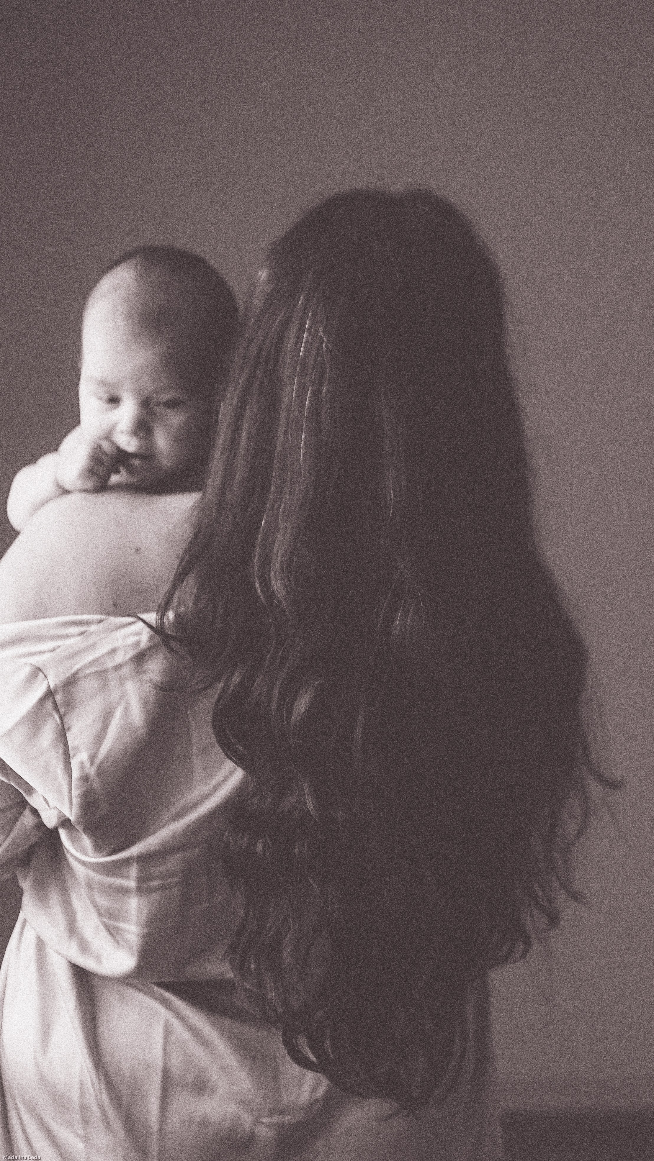 Mother Earth: Proiect de Fotografie Maternitate | Mădălina Beda. Madalina Beda- Artist vizual, fotograf, doula la nastere, consultant babywearing Brasov si in toata tara