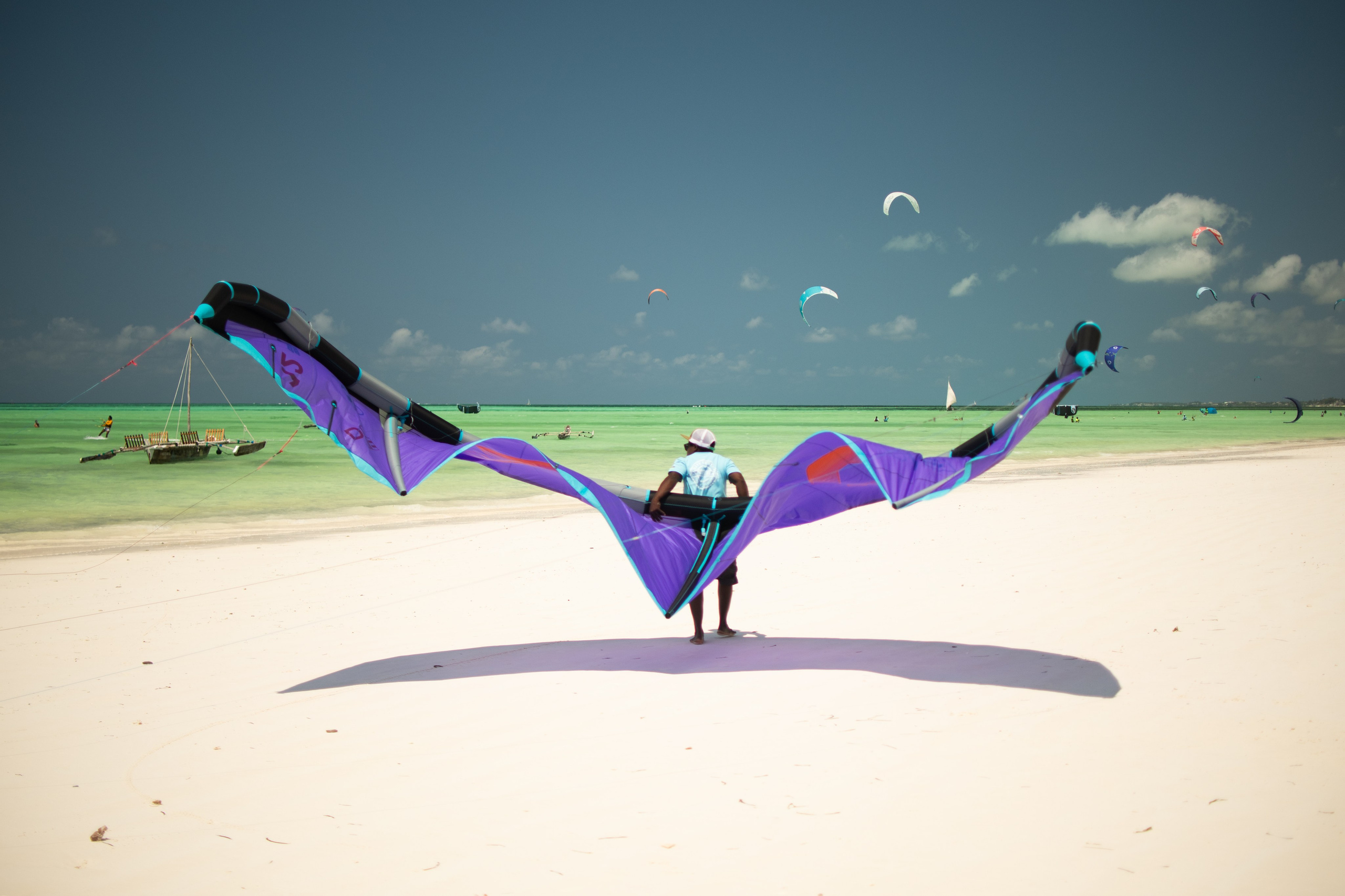 Kite surfing. Photographer Sri Lanka
