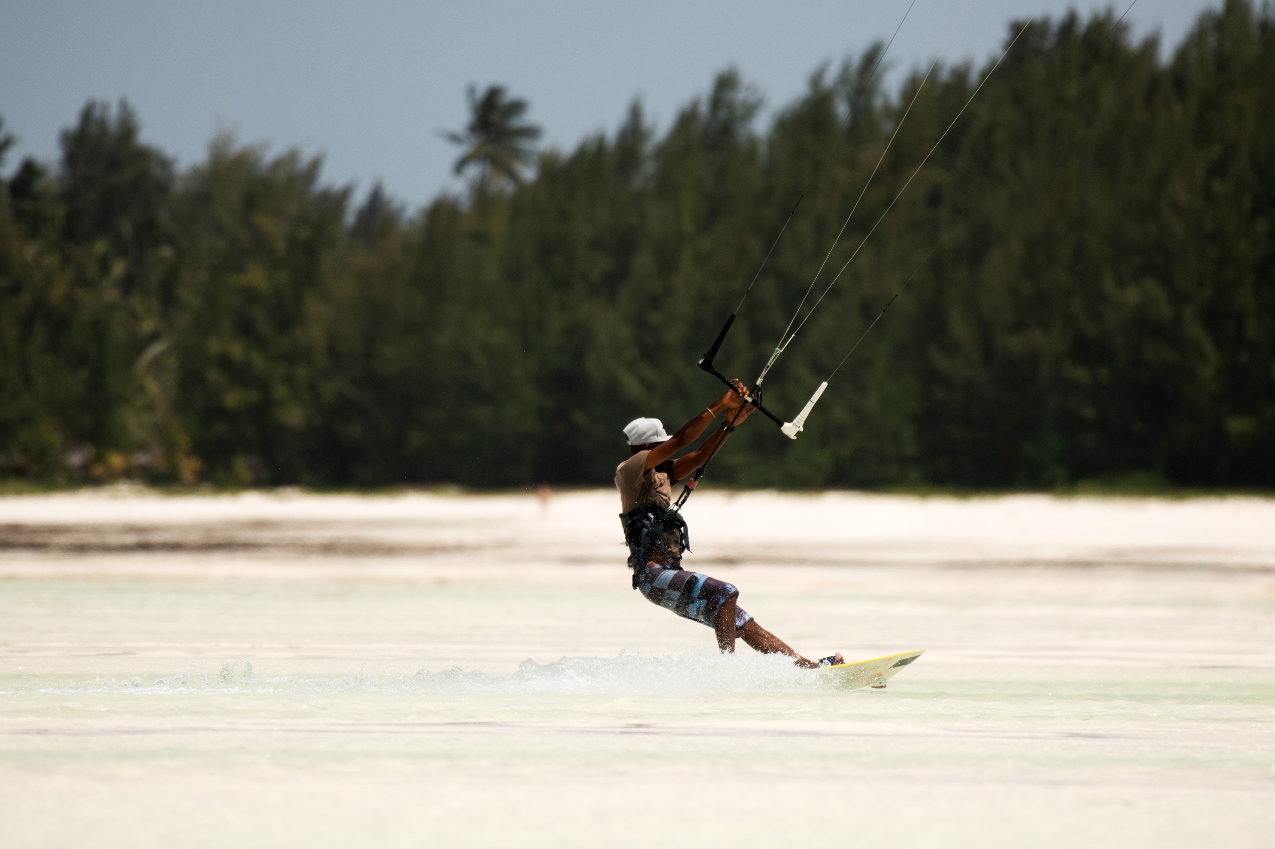 Kite surfing. Photographer Sri Lanka
