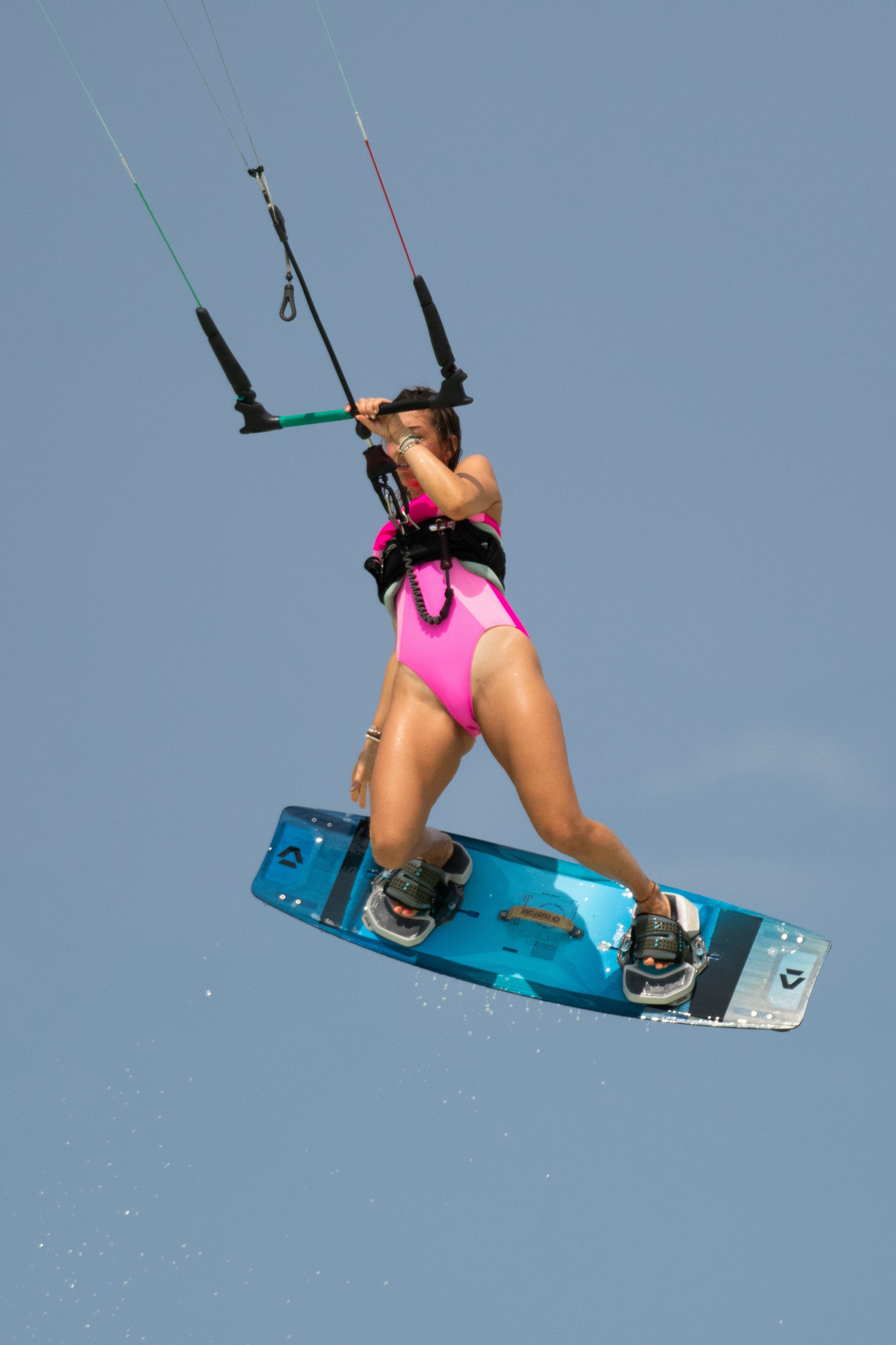 Kite surfing. Photographer Sri Lanka