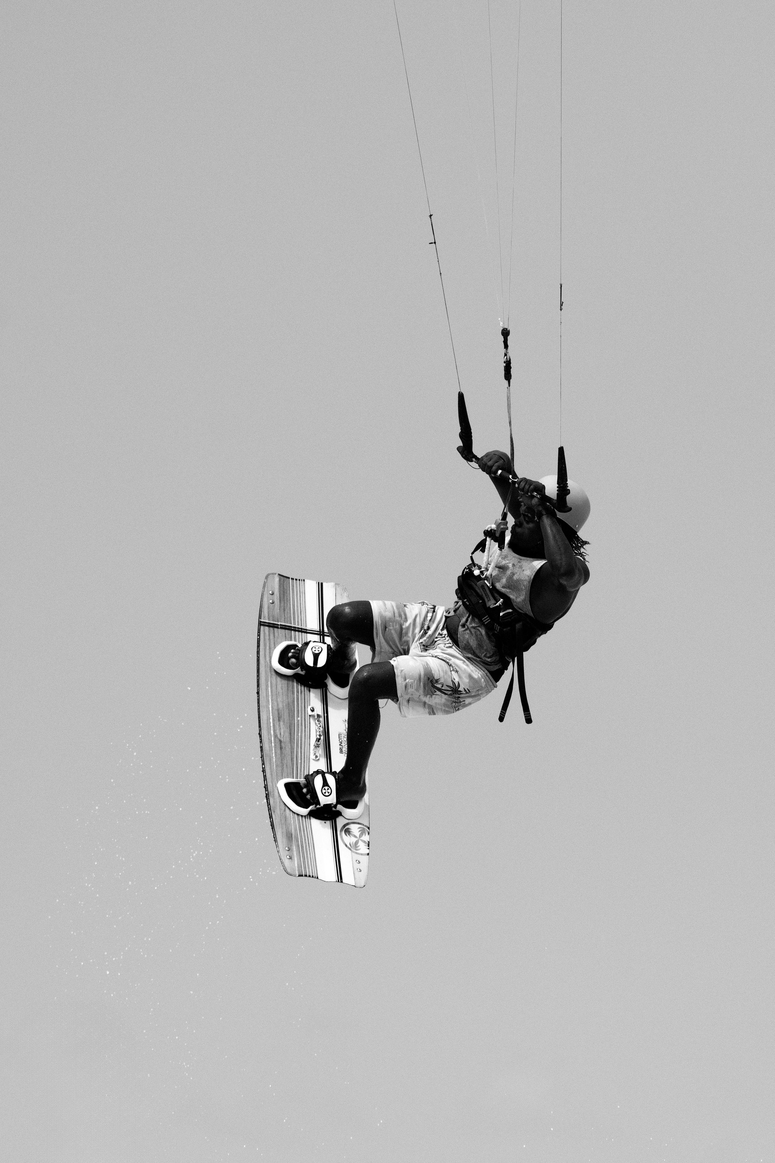Kite surfing. Photographer Sri Lanka