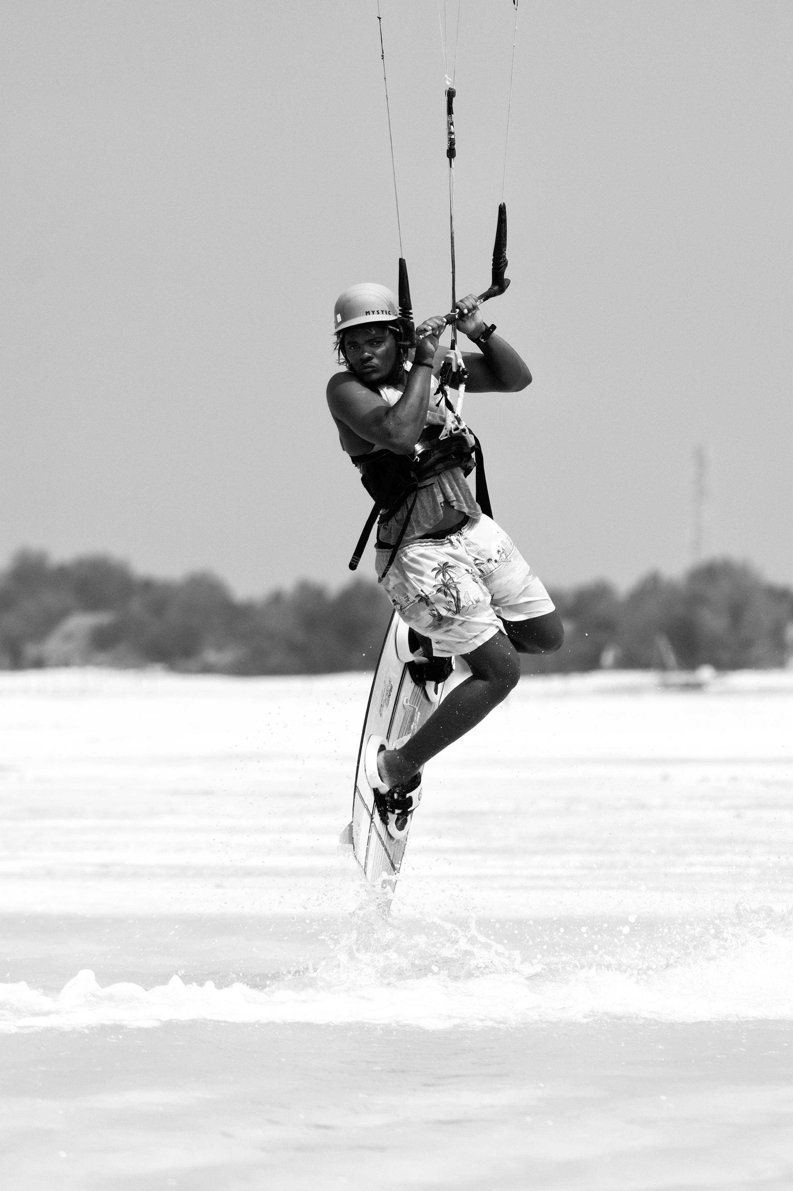 Kite surfing. Photographer Sri Lanka