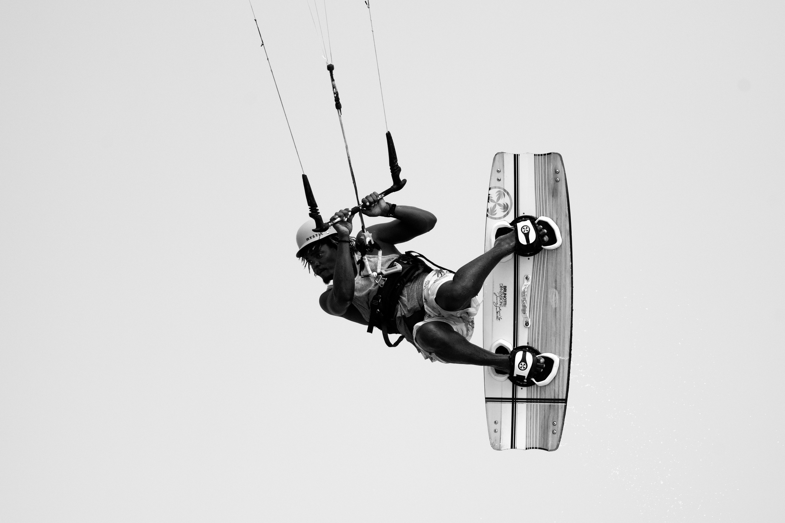 Kite surfing. Photographer Sri Lanka
