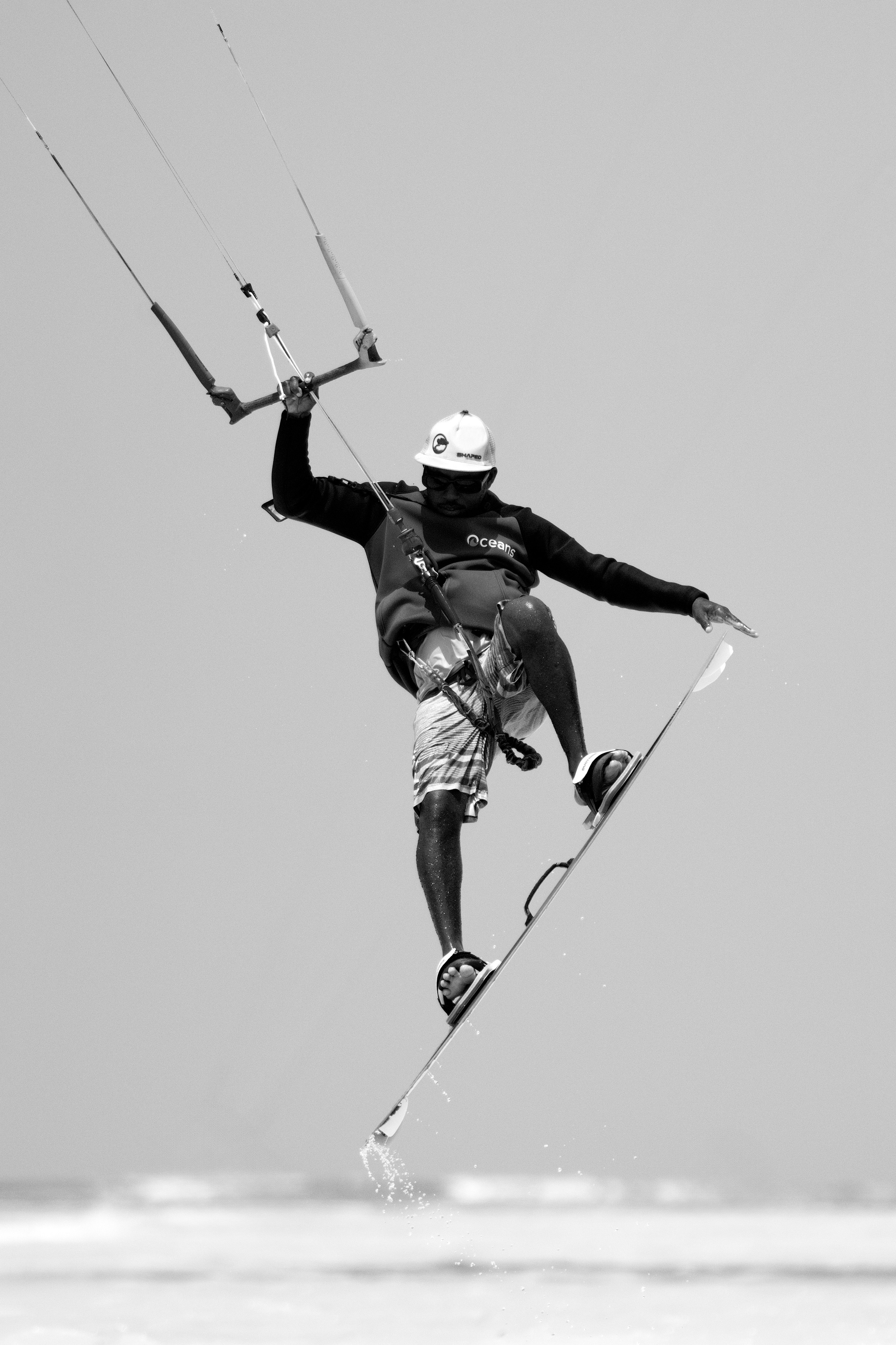 Kite surfing. Photographer Sri Lanka