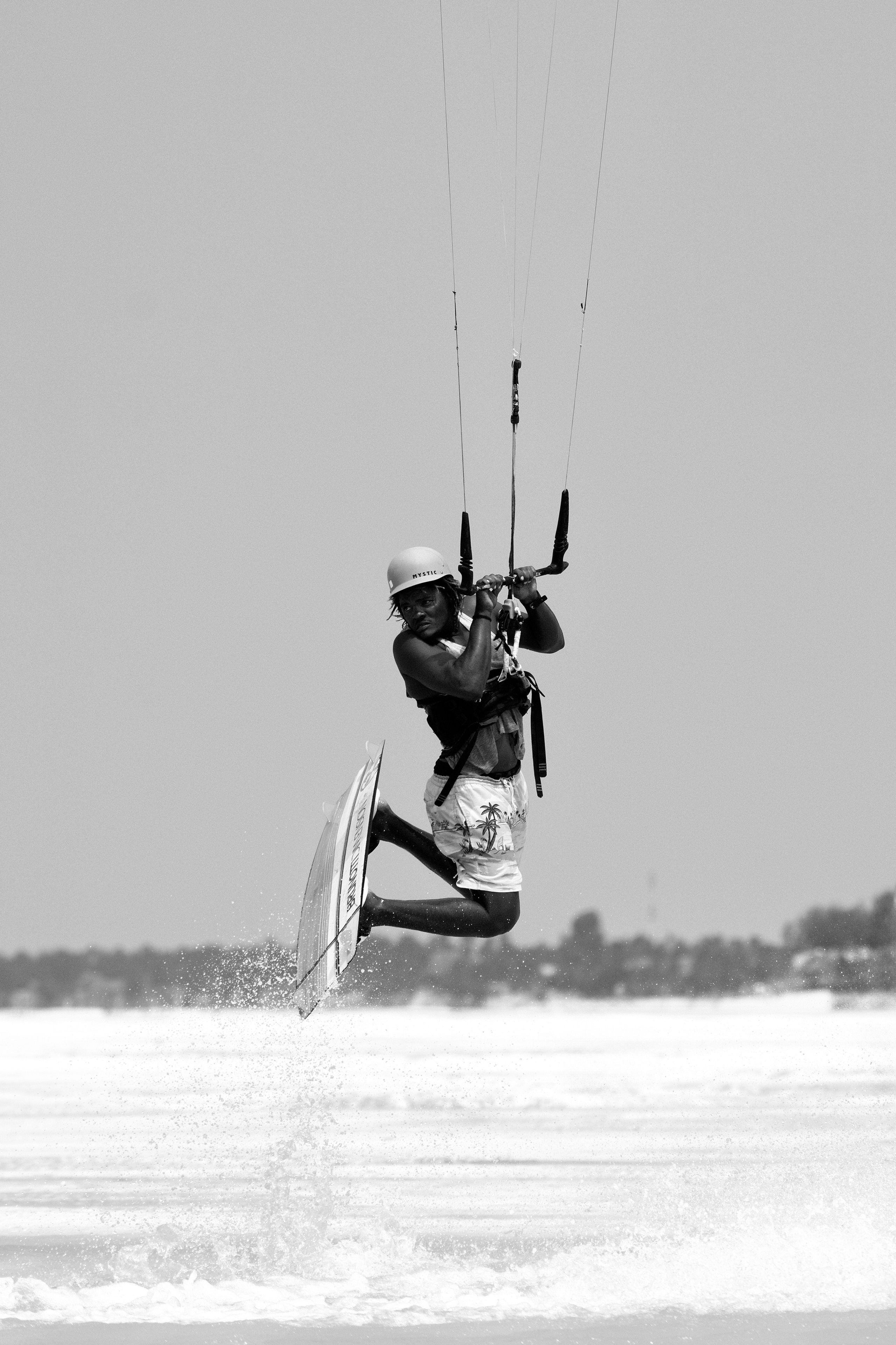 Kite surfing. Photographer Sri Lanka