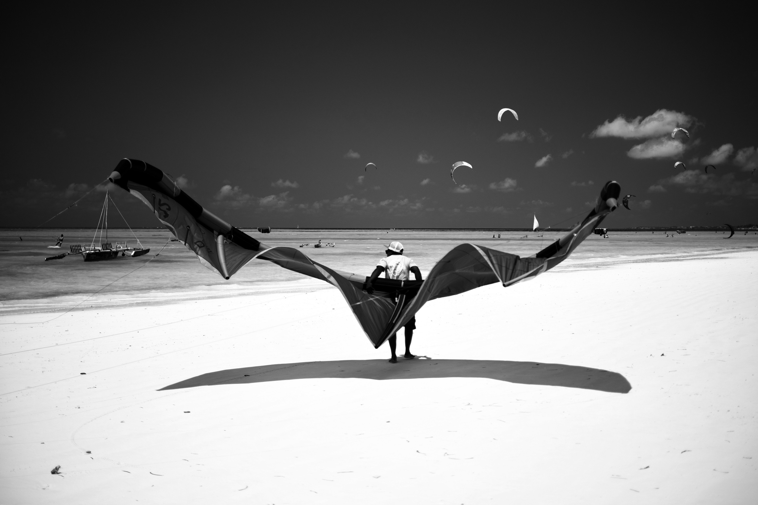 Kite surfing. Photographer Sri Lanka