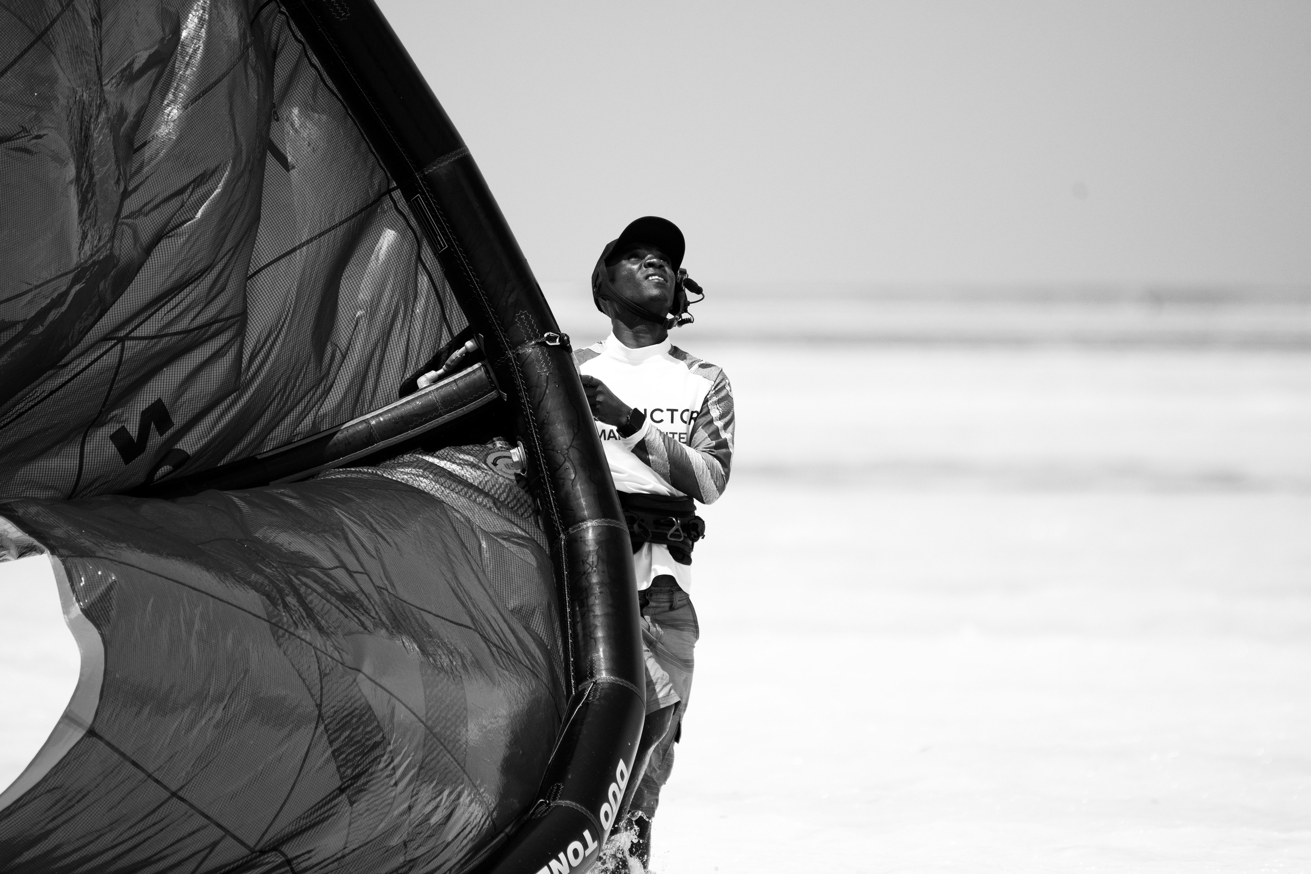Kite surfing. Photographer Sri Lanka