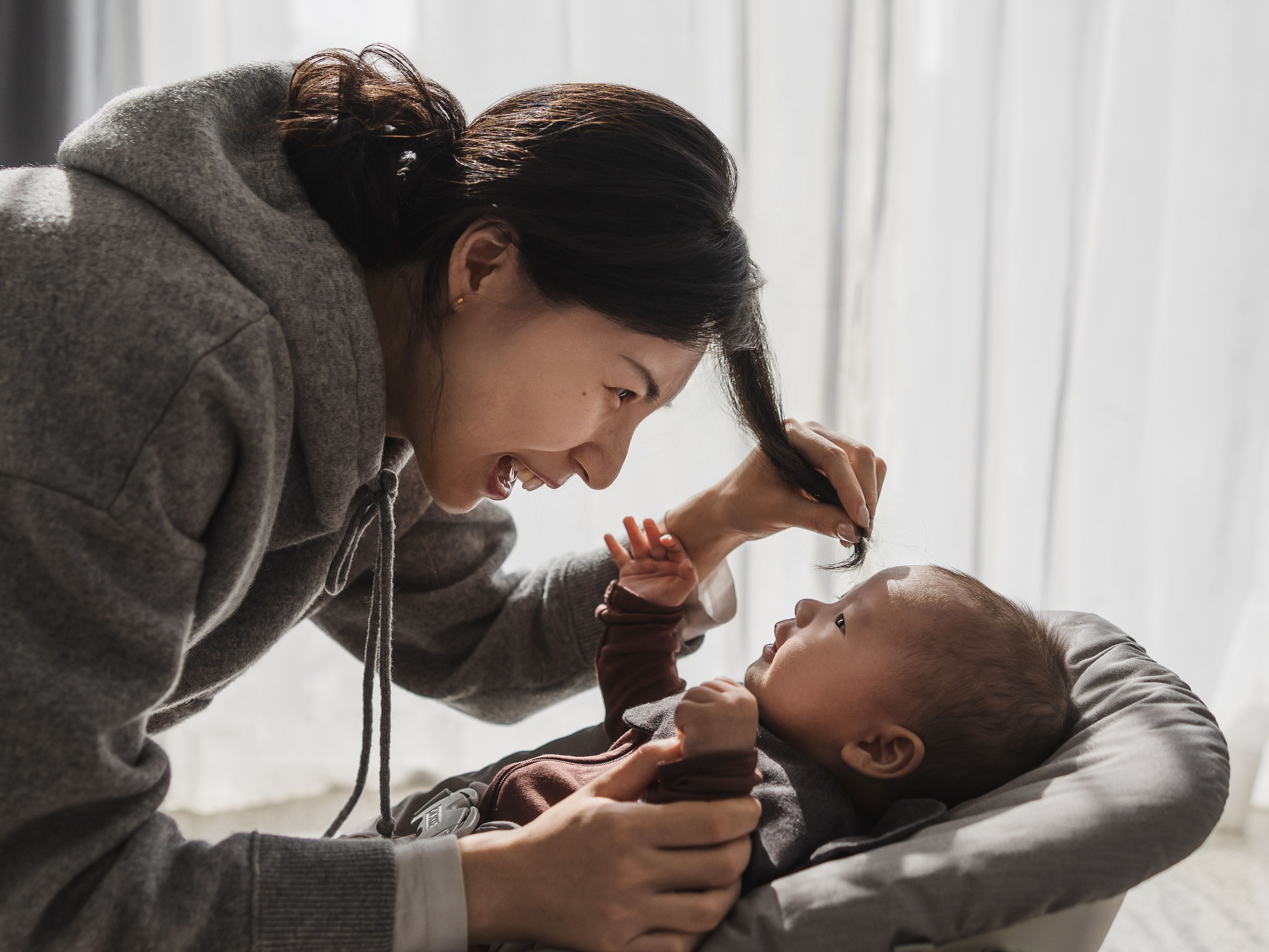 Family photo shoot at the 100th day of life. Shanghai Family Photographer Dora
