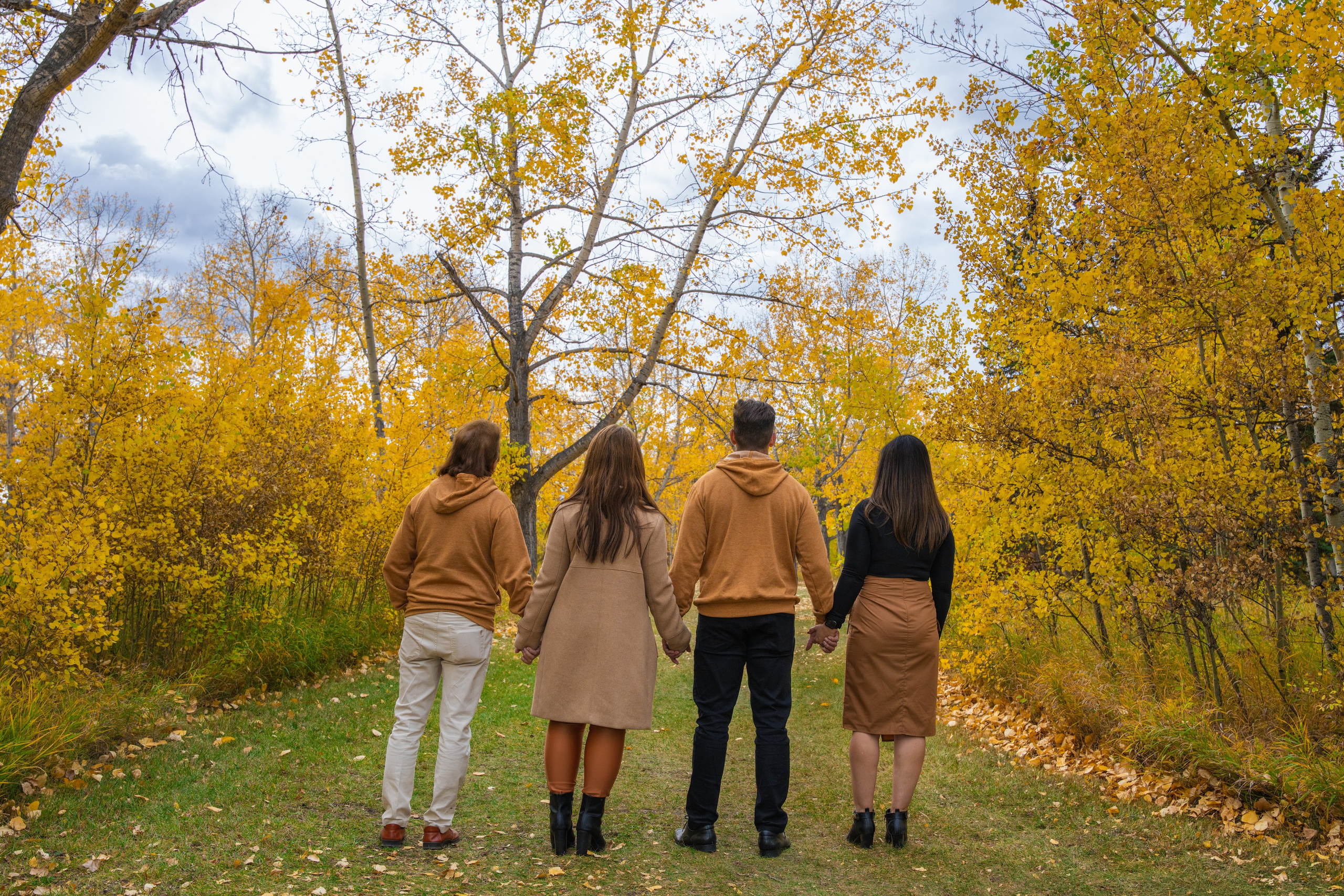 Ariana’s Family. Carlos Lima Photography — Photographer in Calgary