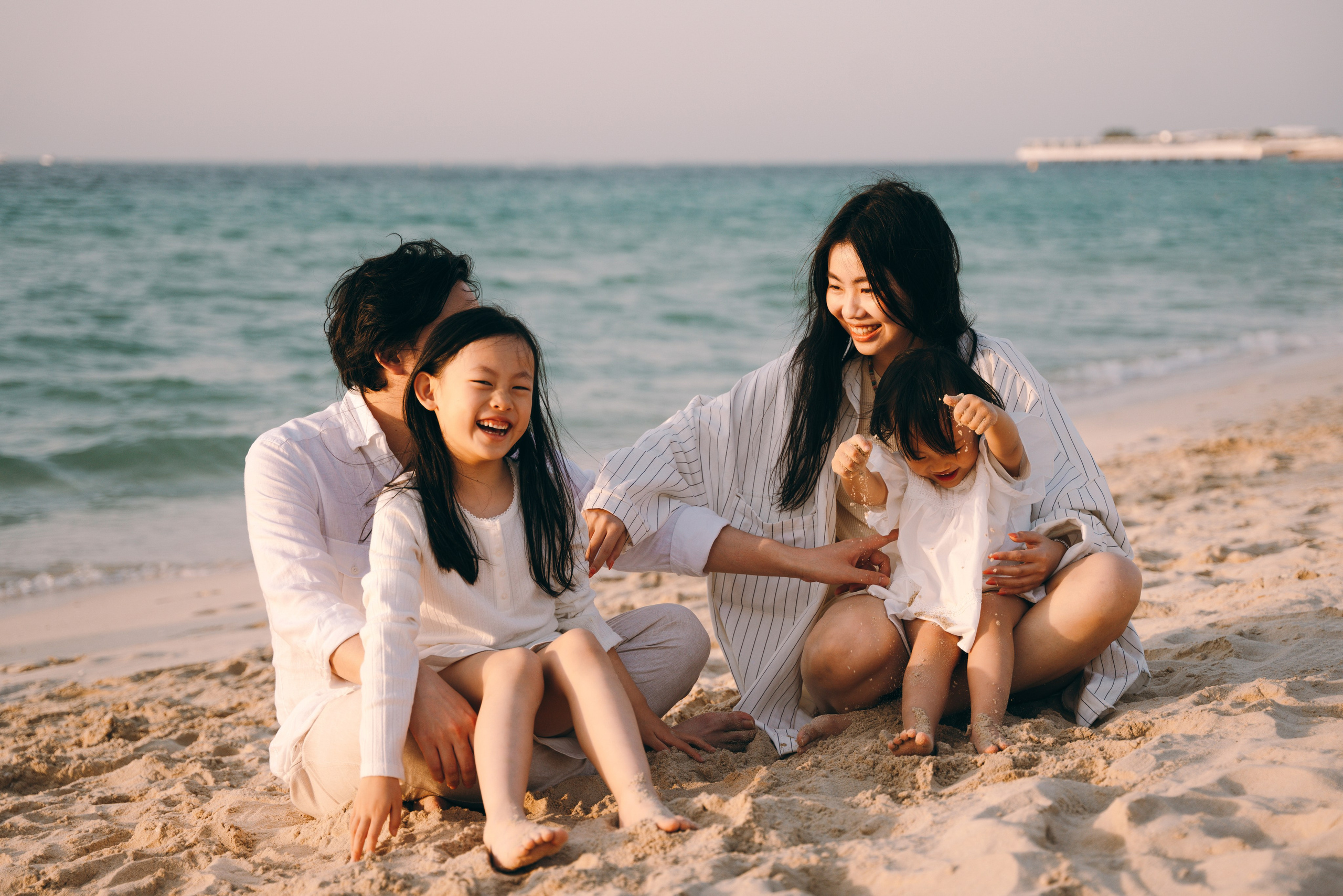 Wavy beach day. Angela Iakovleva — Family Photographer in Dubai