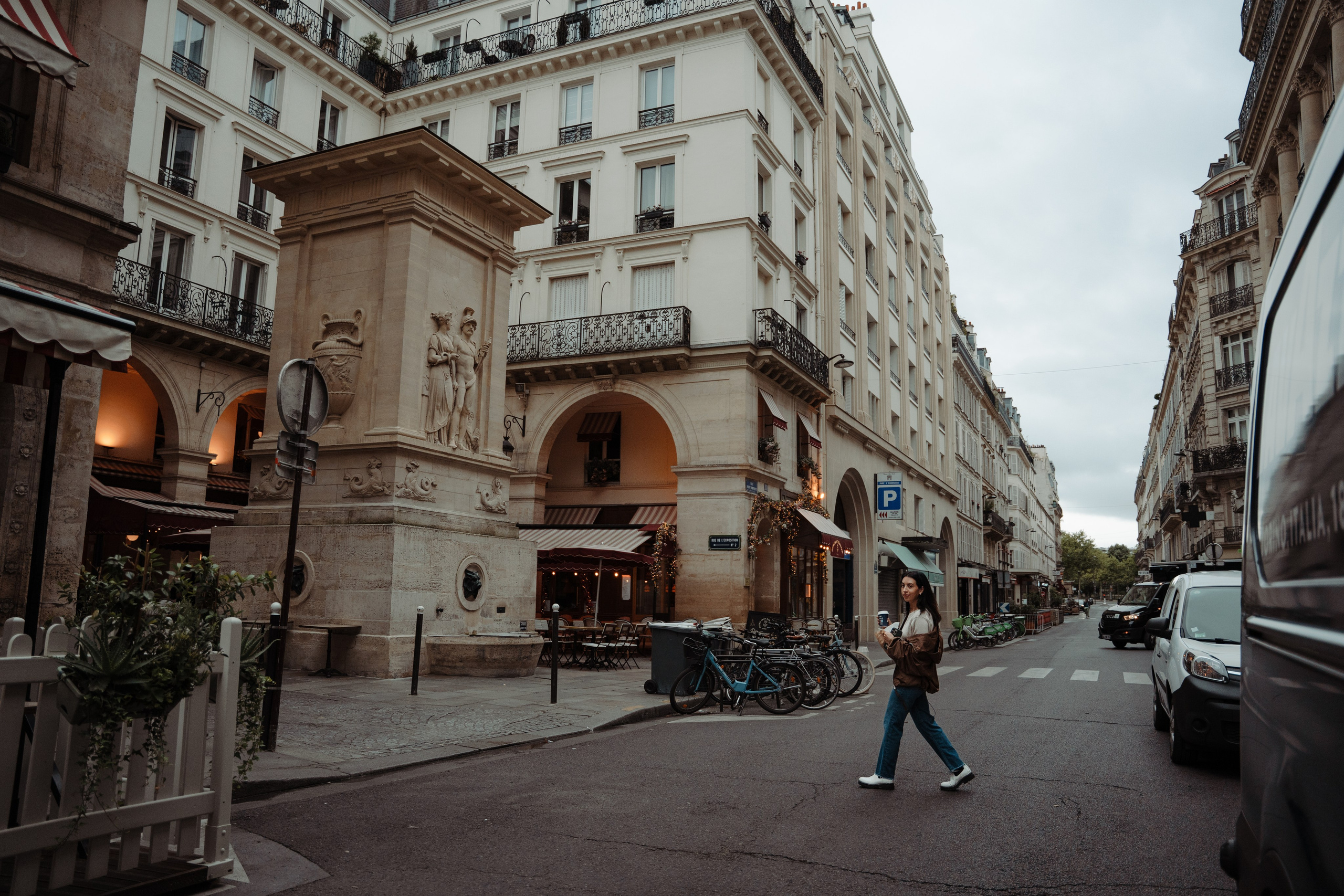 Emma in Paris. Paris photographer — Polina Osipova