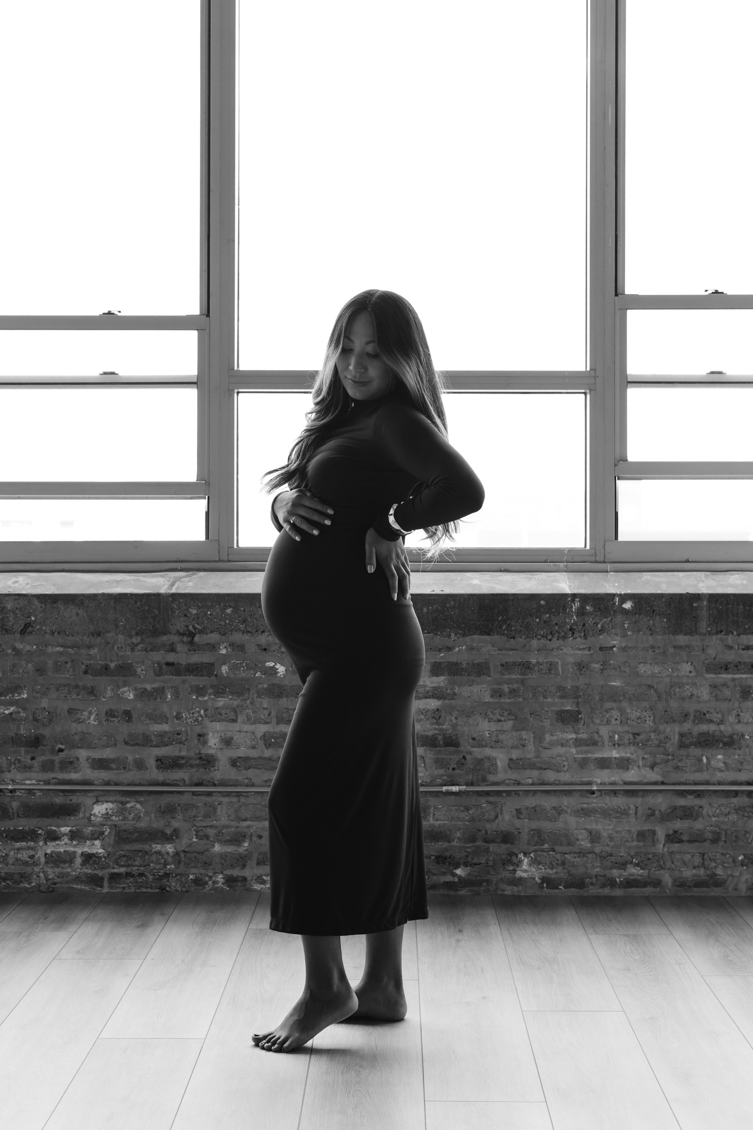 Elegant maternity portraits in chicago