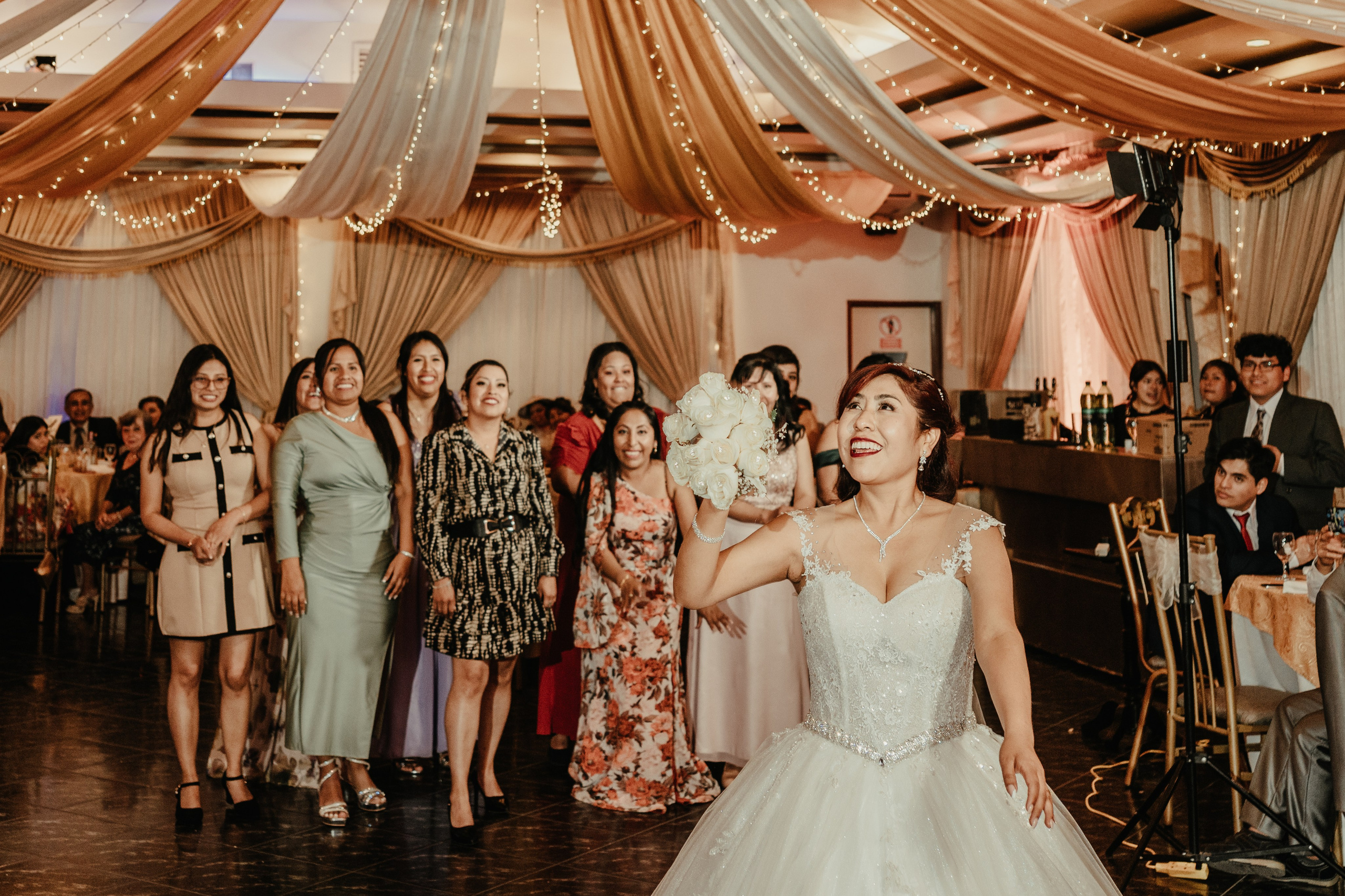 VANESSA + FRANKLIN BODA RELIGIOSA. Studio KVTA | Fotografía y Video de Bodas en Arequipa
