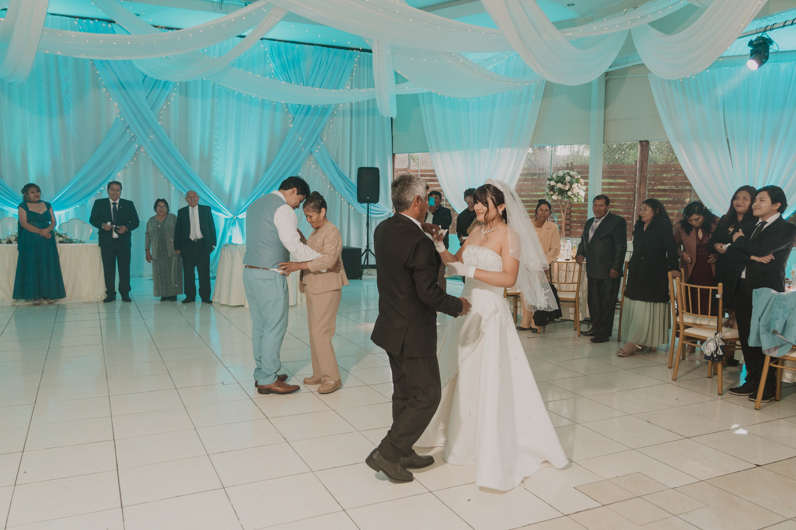 STEISY + EMMANUEL | BODA RELIGIOSA. Studio KVTA | Fotografía y Video de Bodas en Arequipa