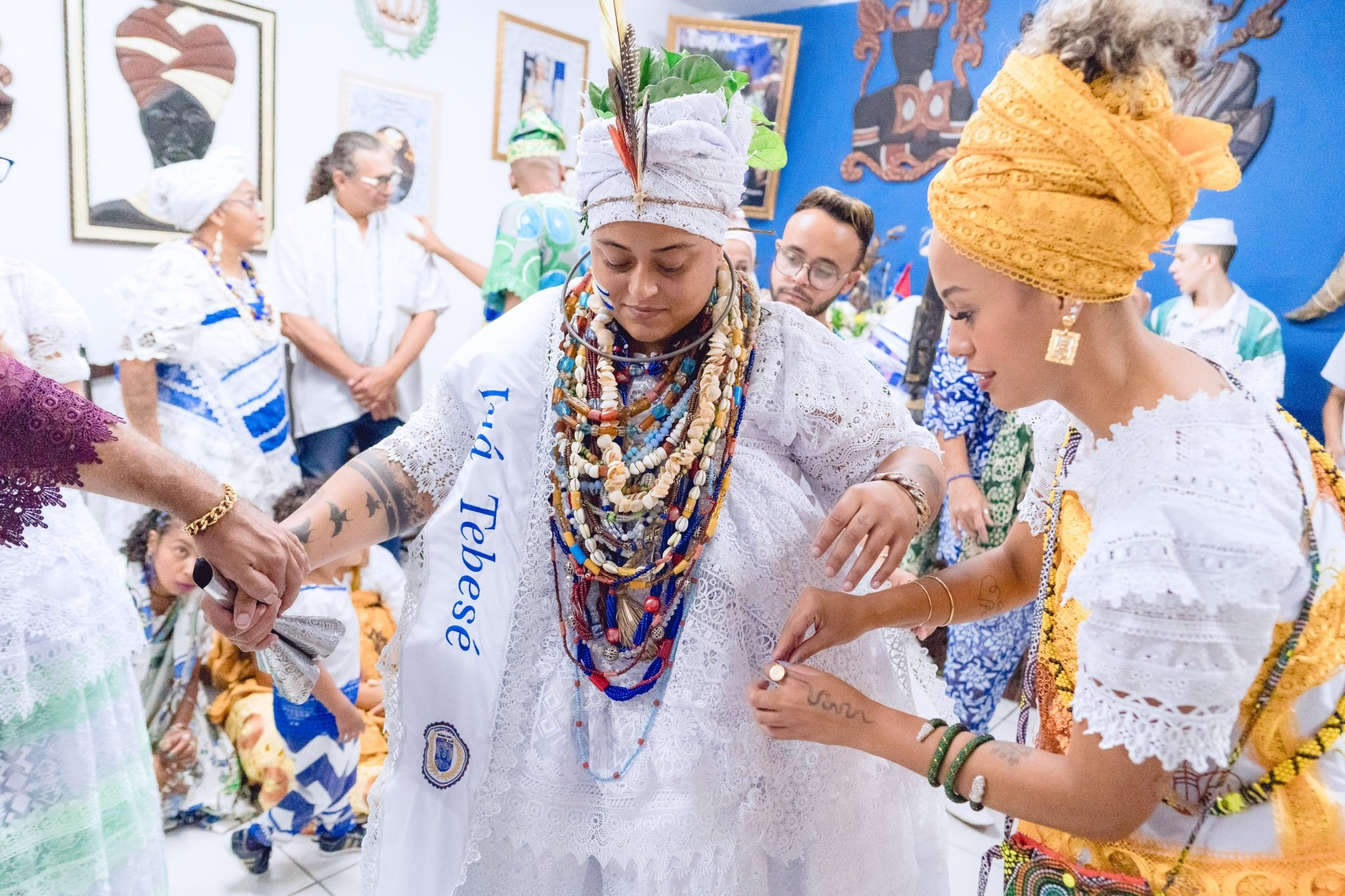 Saída Ìyá Tebeṣé Fernanda e Àjọ̀dún Ògún. Aladá Produções
