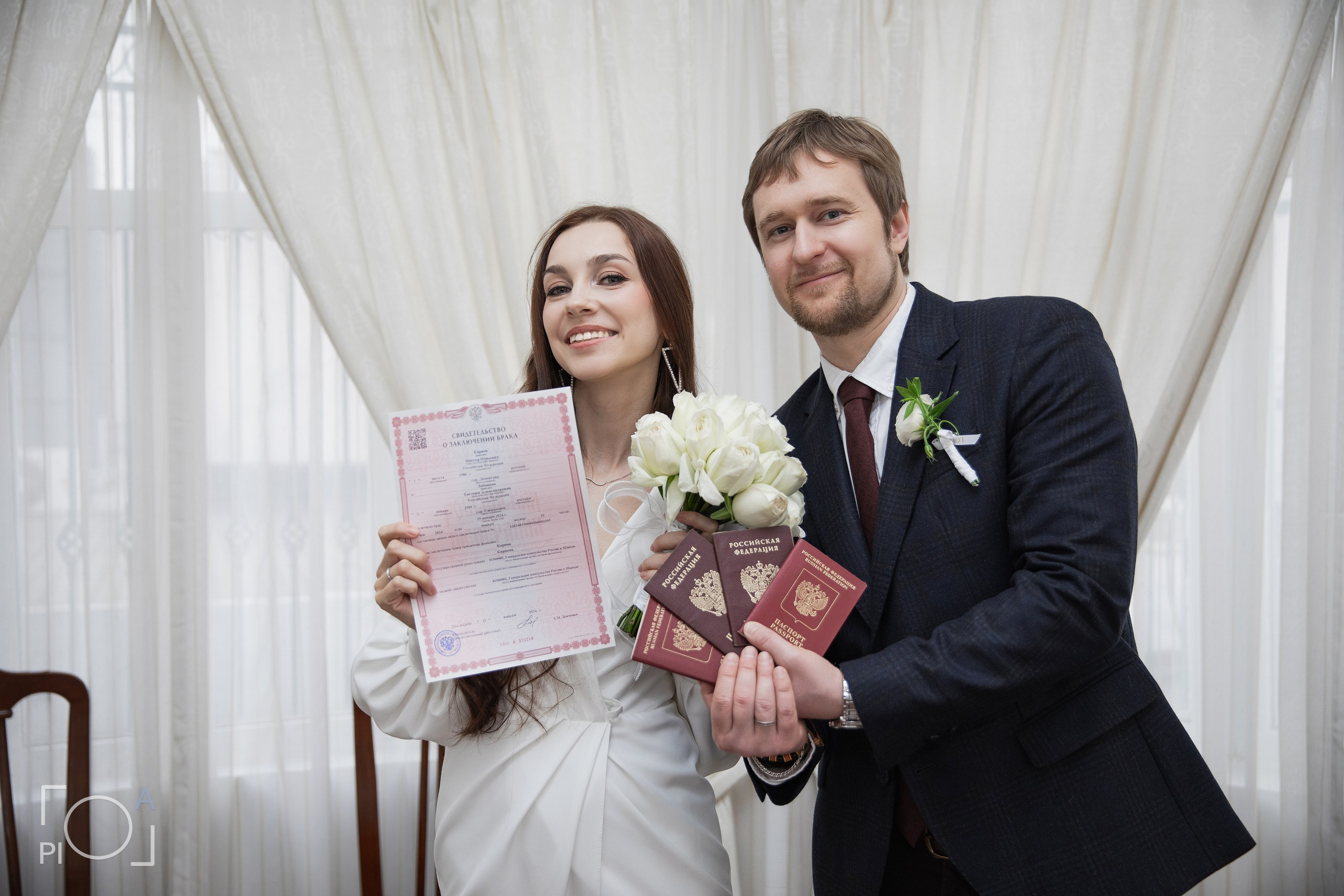 Свадебная фотосессия с консульской подписью в консульстве. Фотограф в Шанхае — Лола Пидлуская