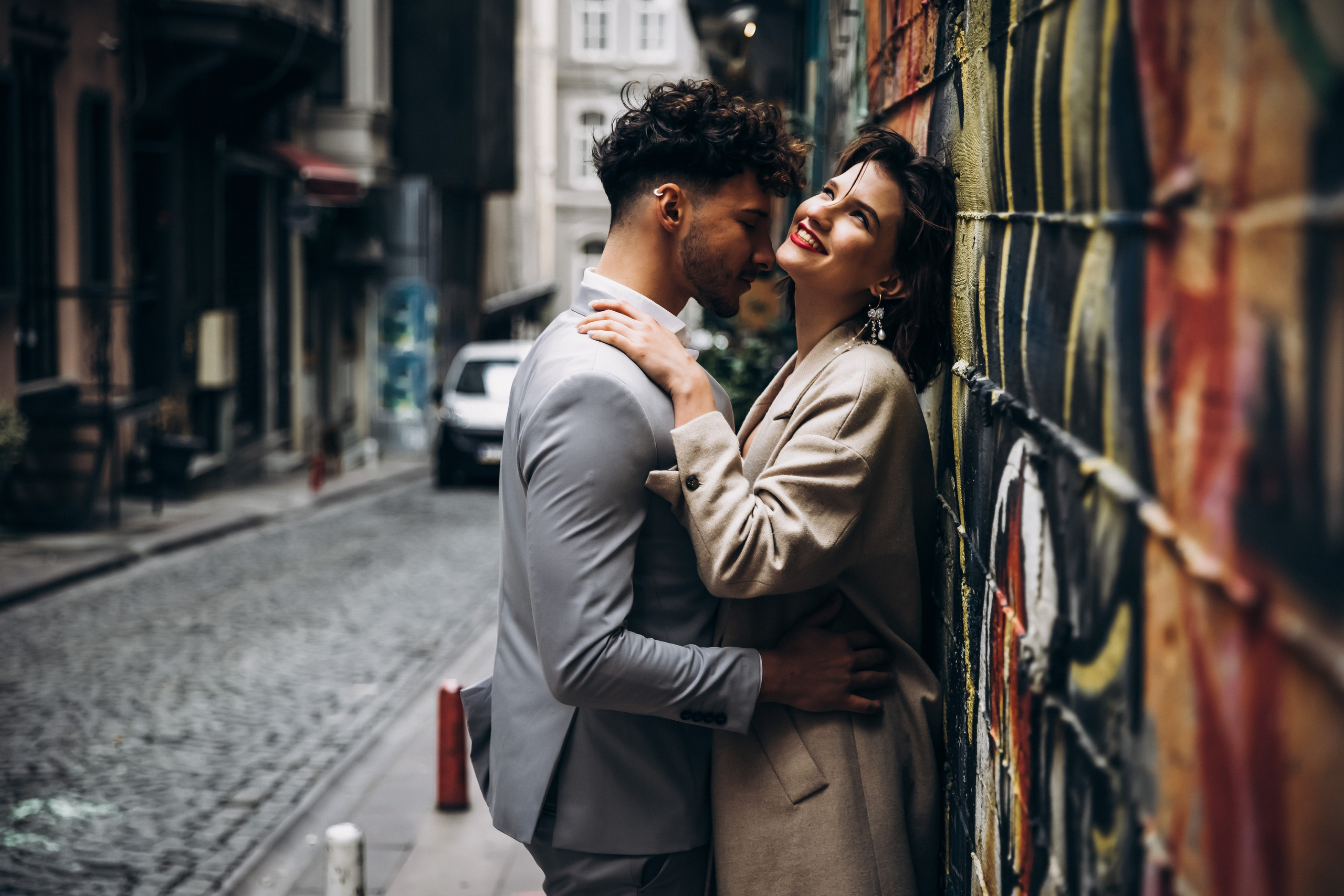 Elegant bride in Istanbul with Bosphorus background – timeless European wedding photography.