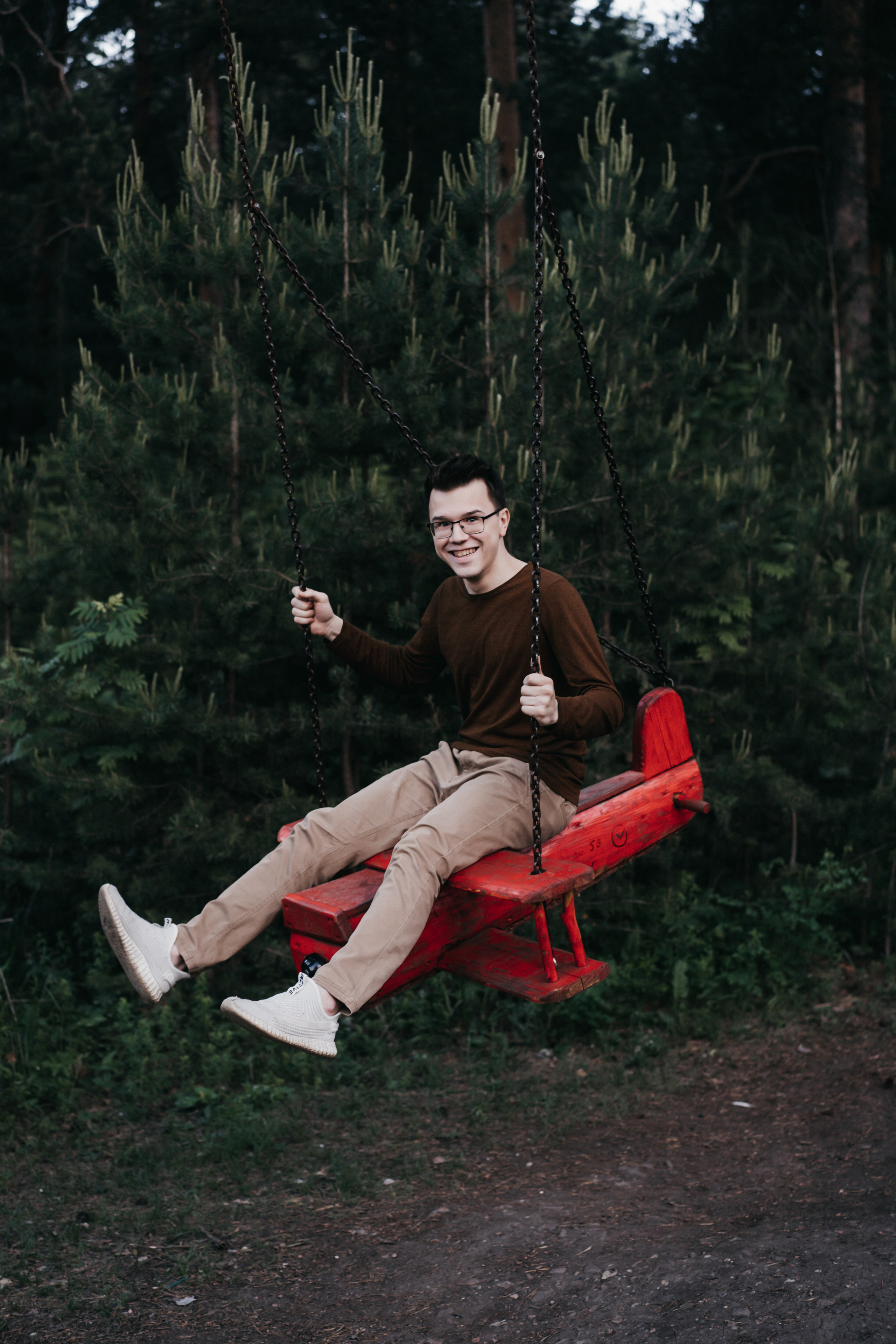 Photo of a couple in the forest. Portrait and wedding photographer in New York