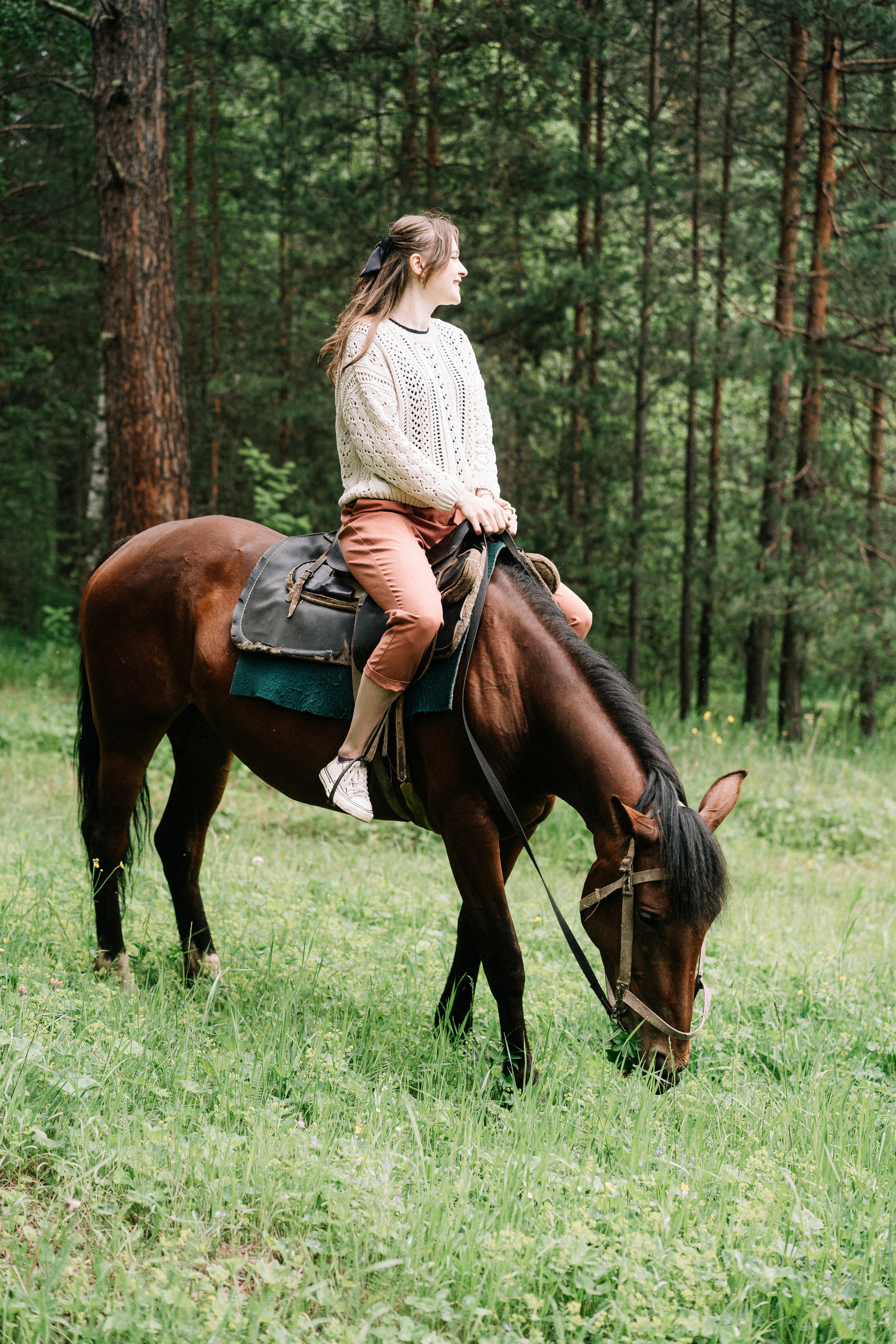 Photo of a couple in the forest. Portrait and wedding photographer in New York