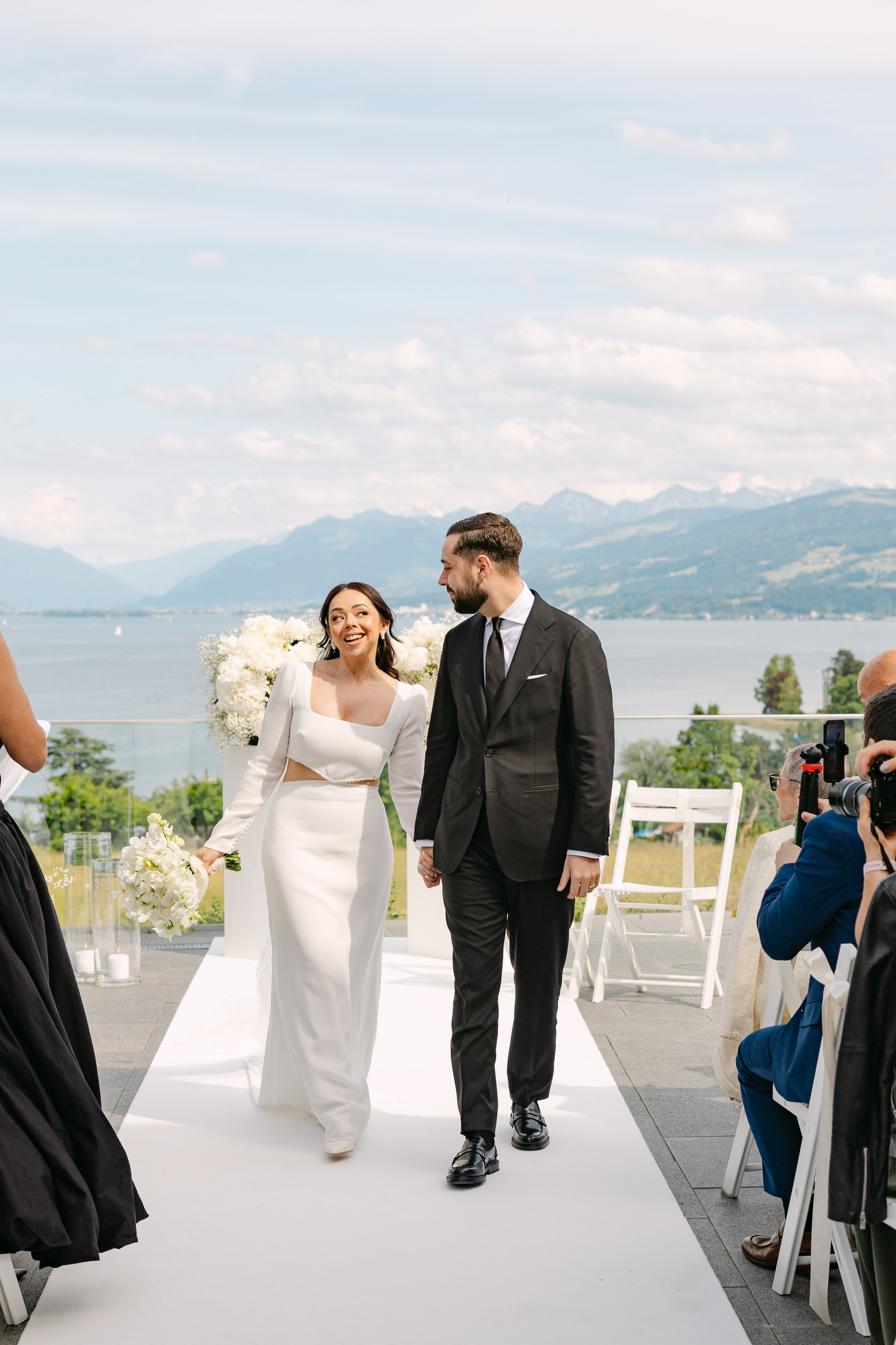 Unvergessliche Hochzeit am Zürichsee: Landgasthof Halbinsel Au. Familien- & Hochzeitsfotografin Schweiz. Valeria Diaz in Zürich und Umgebung