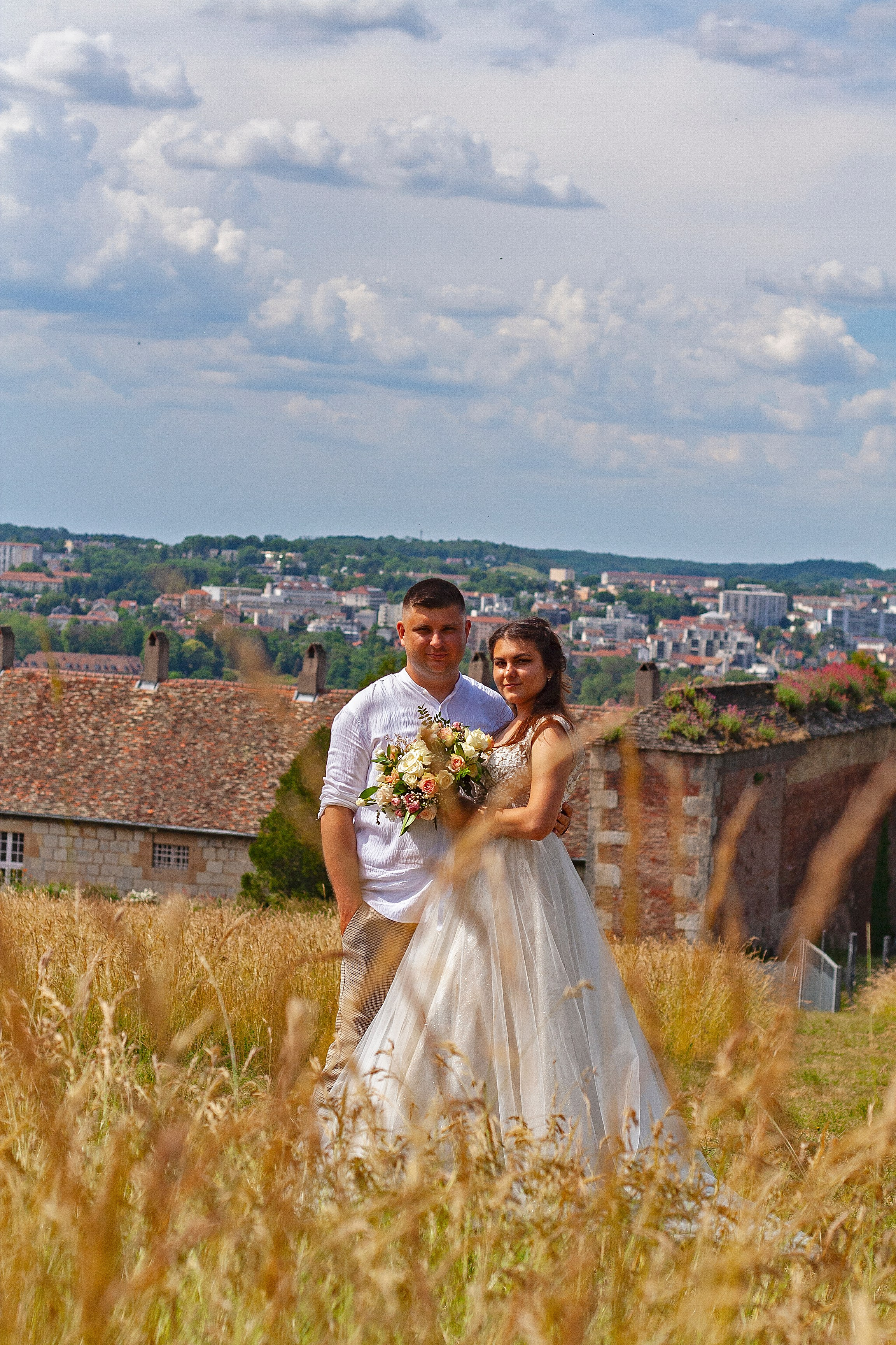 Promenade photo de mariage à Besançon: Julia et Denis. Photographe et graphiste Anastasiia LITVIN - Besançon, France