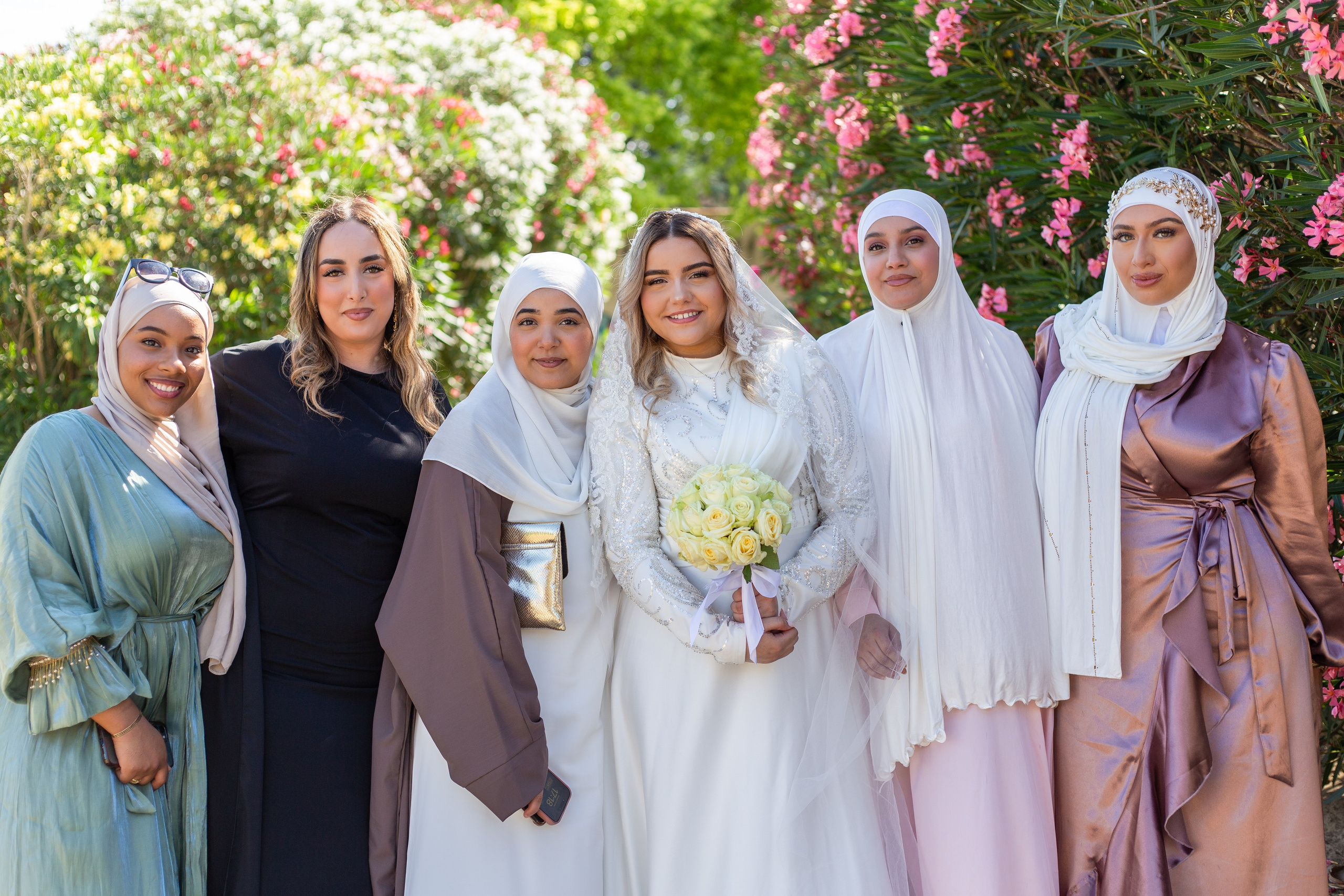 Yassine et Sahra. Studio photo « Partage ton bonheur » – Photographe famille près de Châtellerault, Poitiers et Tours