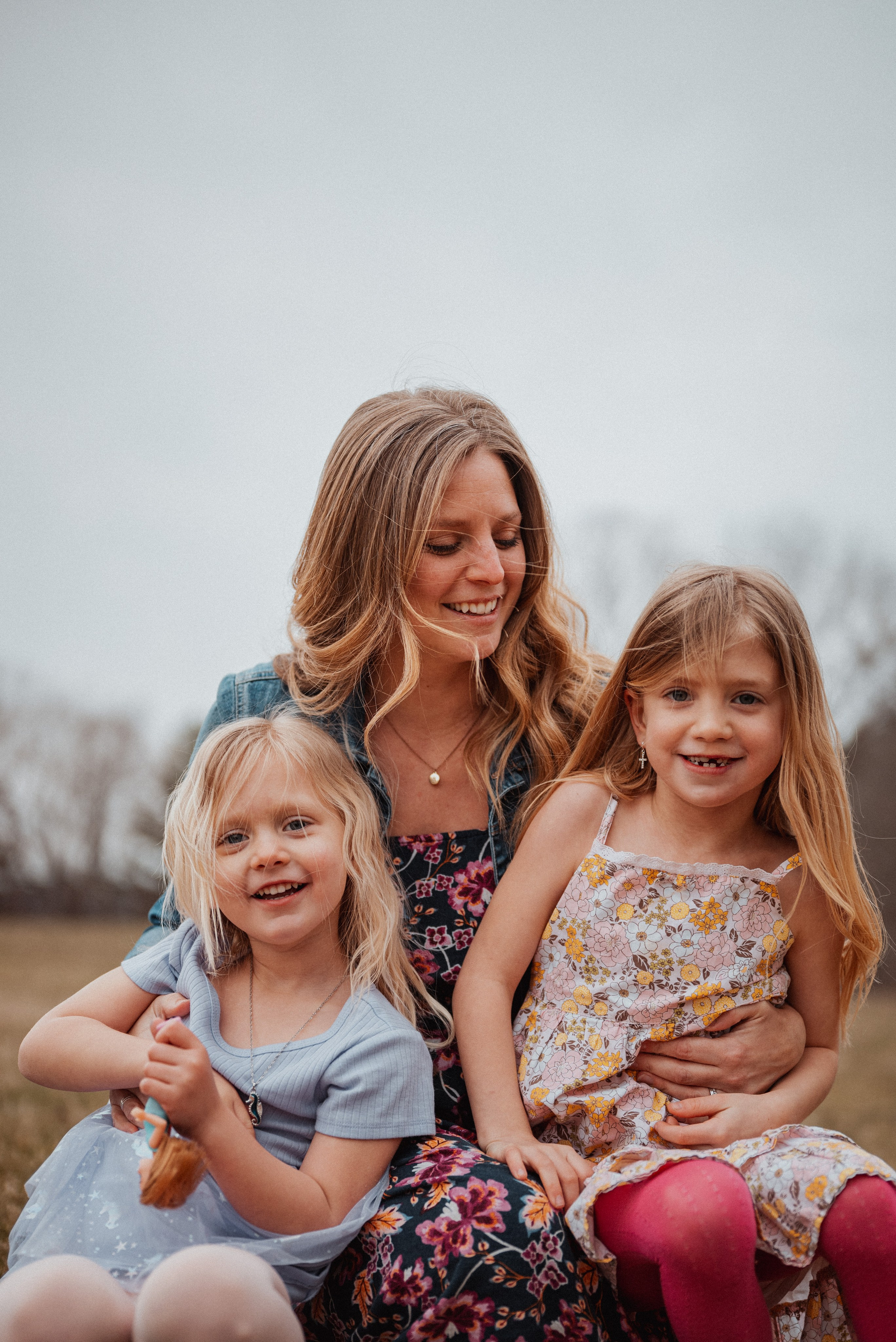 Award-winning family photographer in Green Bay, Wisconsin, providing top-quality family and children’s portraits for local families.