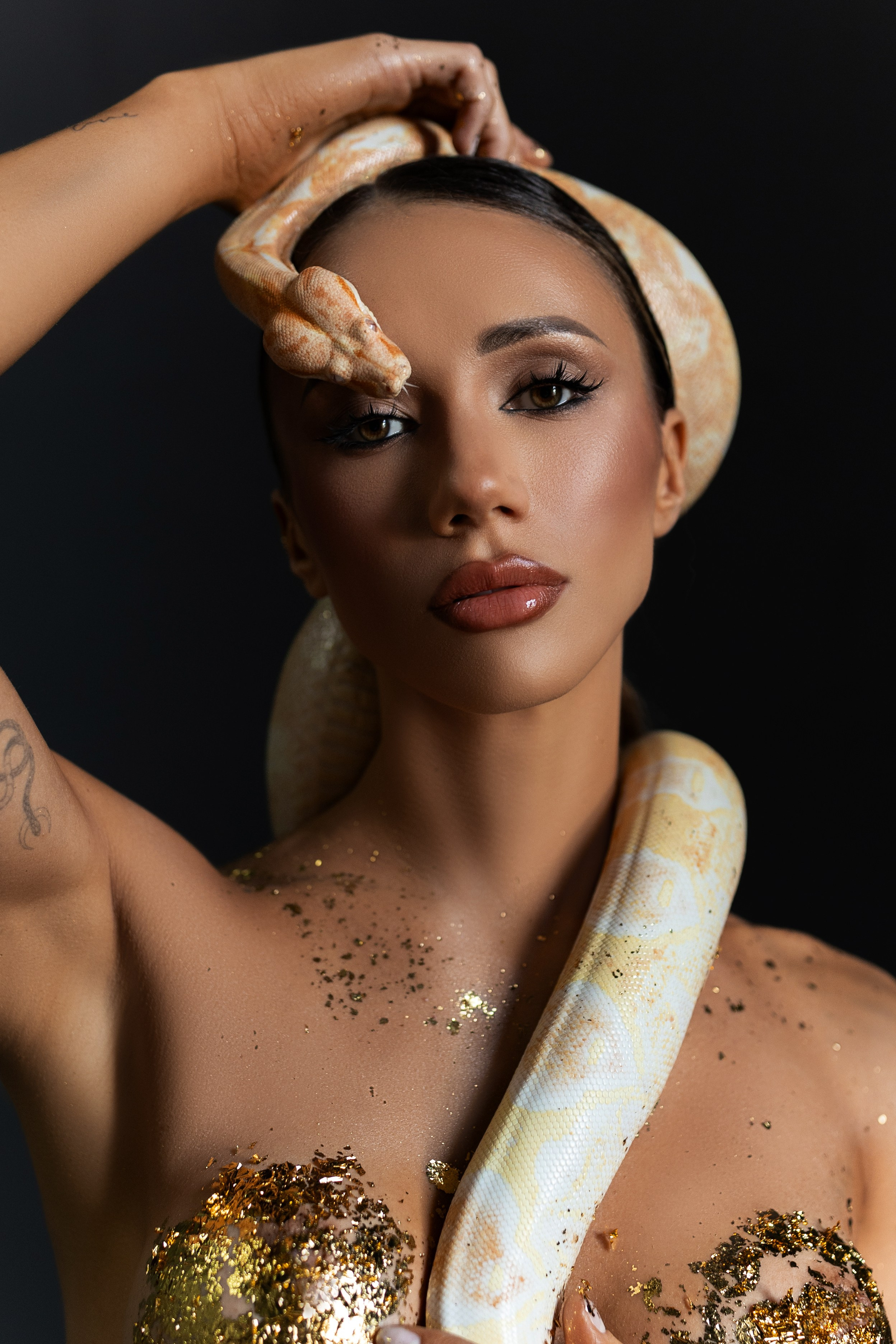 Masha Light Snake Photoshoot at Manhattan Studio Warsaw. Roman Volkov 🐍 Snake Father Warsaw, Poland