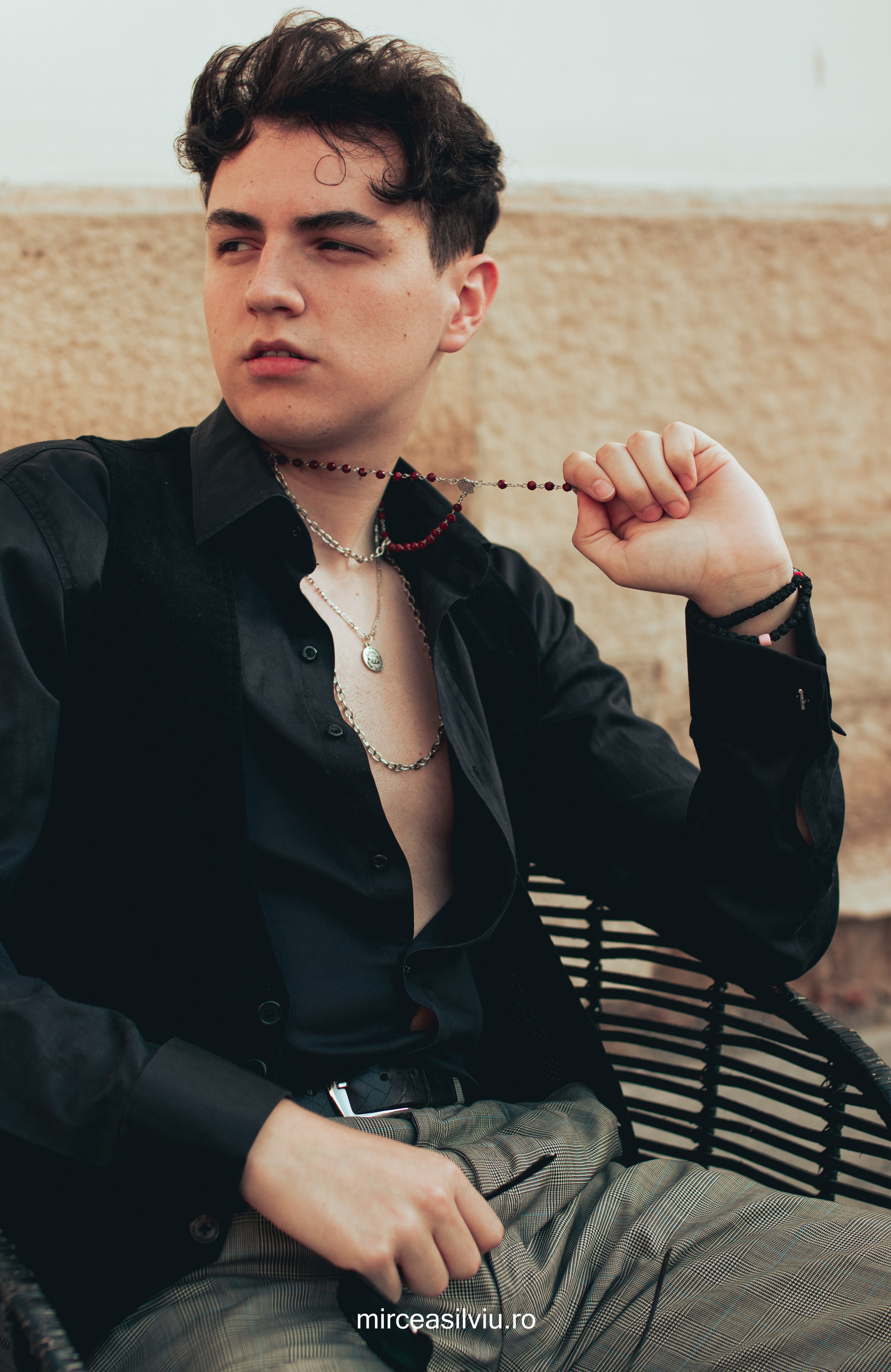 Darius. Fotograf de portrete și evenimente din Cluj-Napoca. Ședințe foto individuale, nunți, botezuri și aniversări în Cluj și județul Cluj