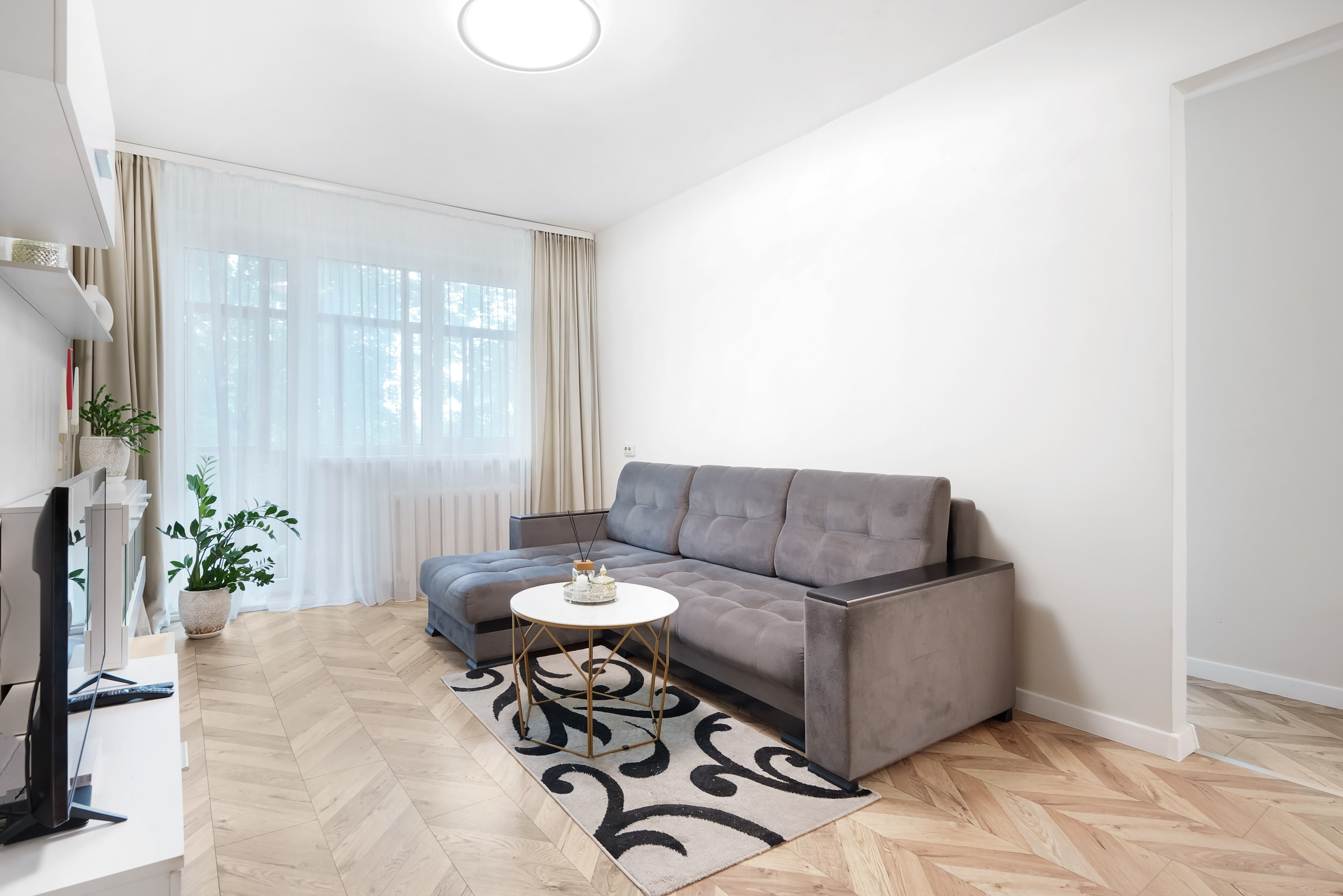 Apkasu g. 21. Elina Sapiega fotografė Vilniuje