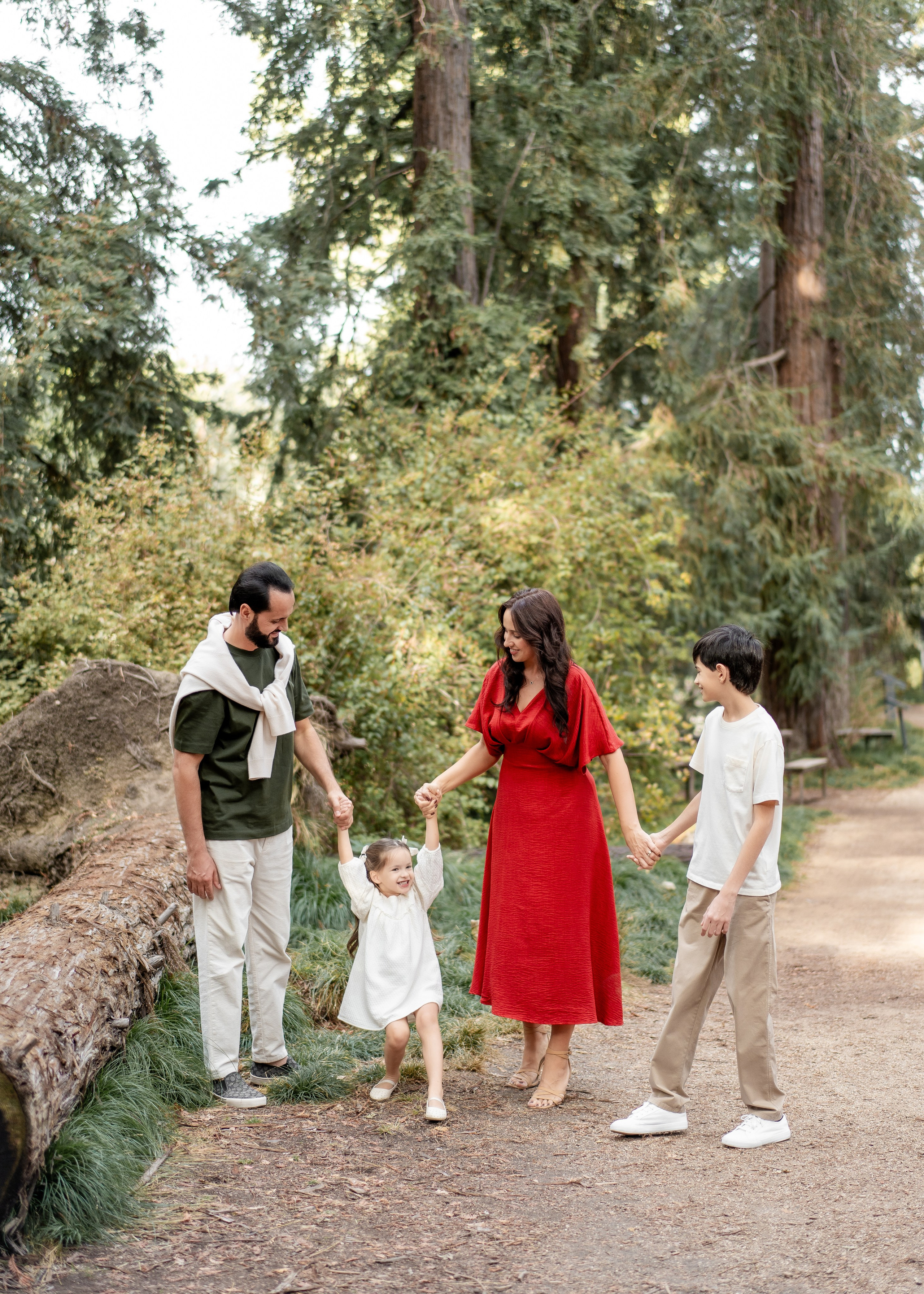 Mikhailov family. Family photographer in Sacramento | Sofia Pavenko