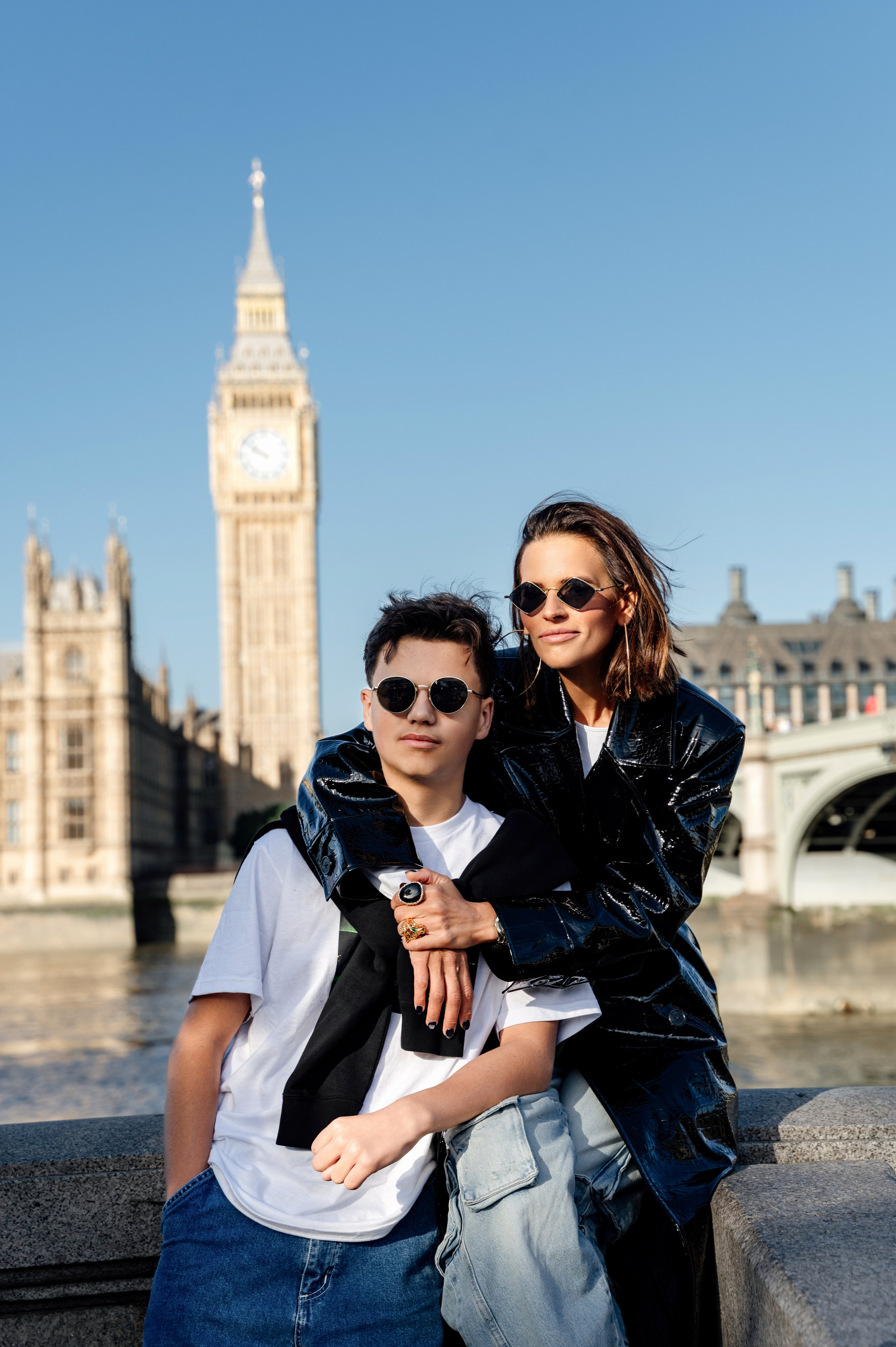 Tower Bridge+Westminster Carmela with son. FAMILY AND WEDDING PHOTOGRAPHER IN LONDON MARINA RIVA