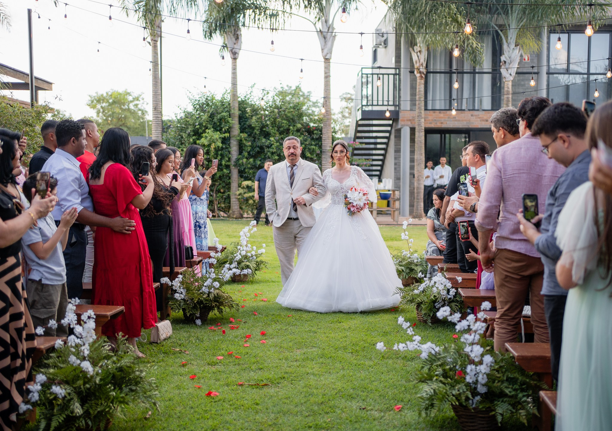 Larissa & Vinicius — Espaço Faveral / Aararaquara. Robson Colaço