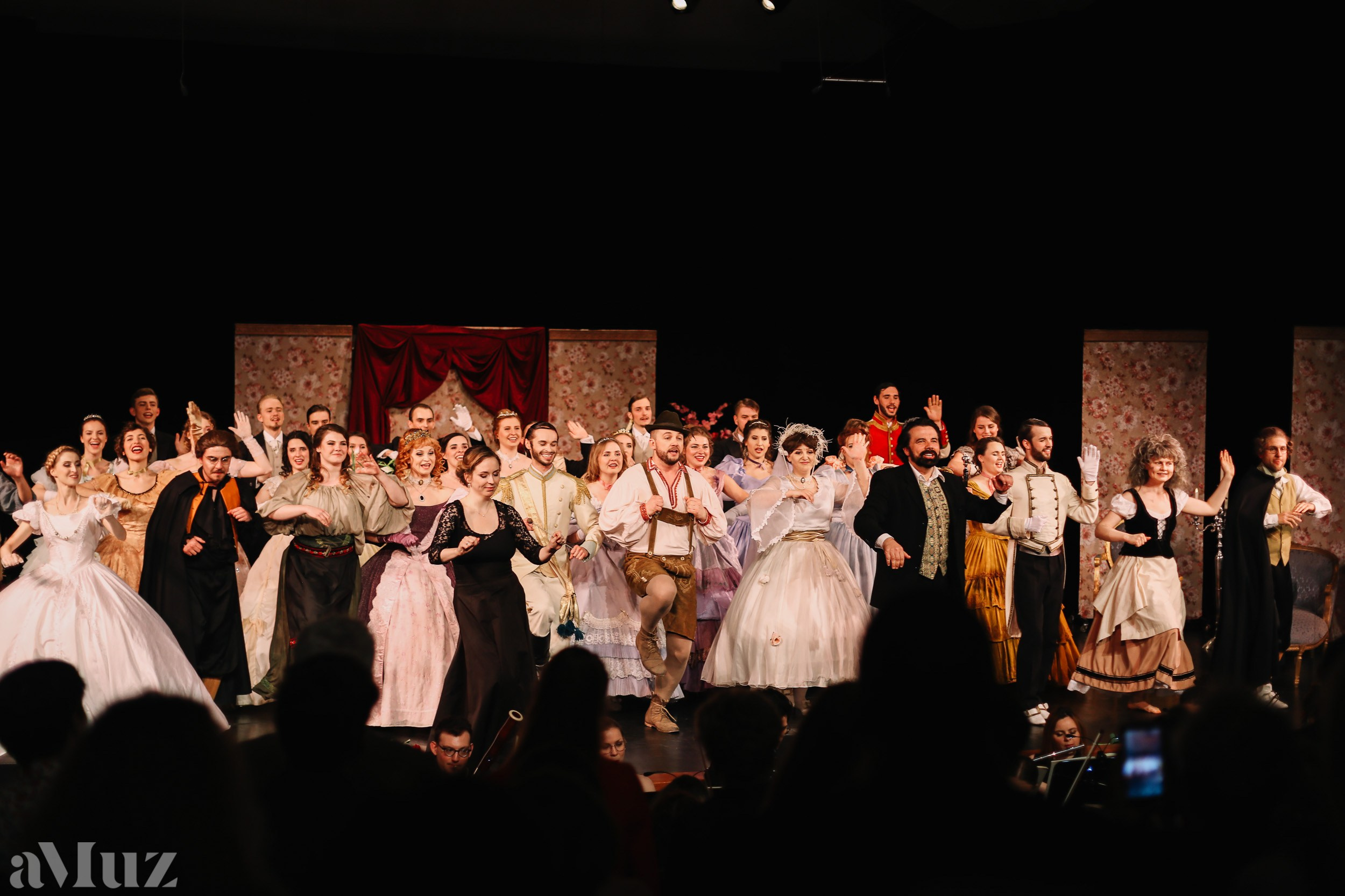 Opera Łąkowa. Fotograf Ślubny Warszawa - Sesje Biznesowe Rodzinne Eventy