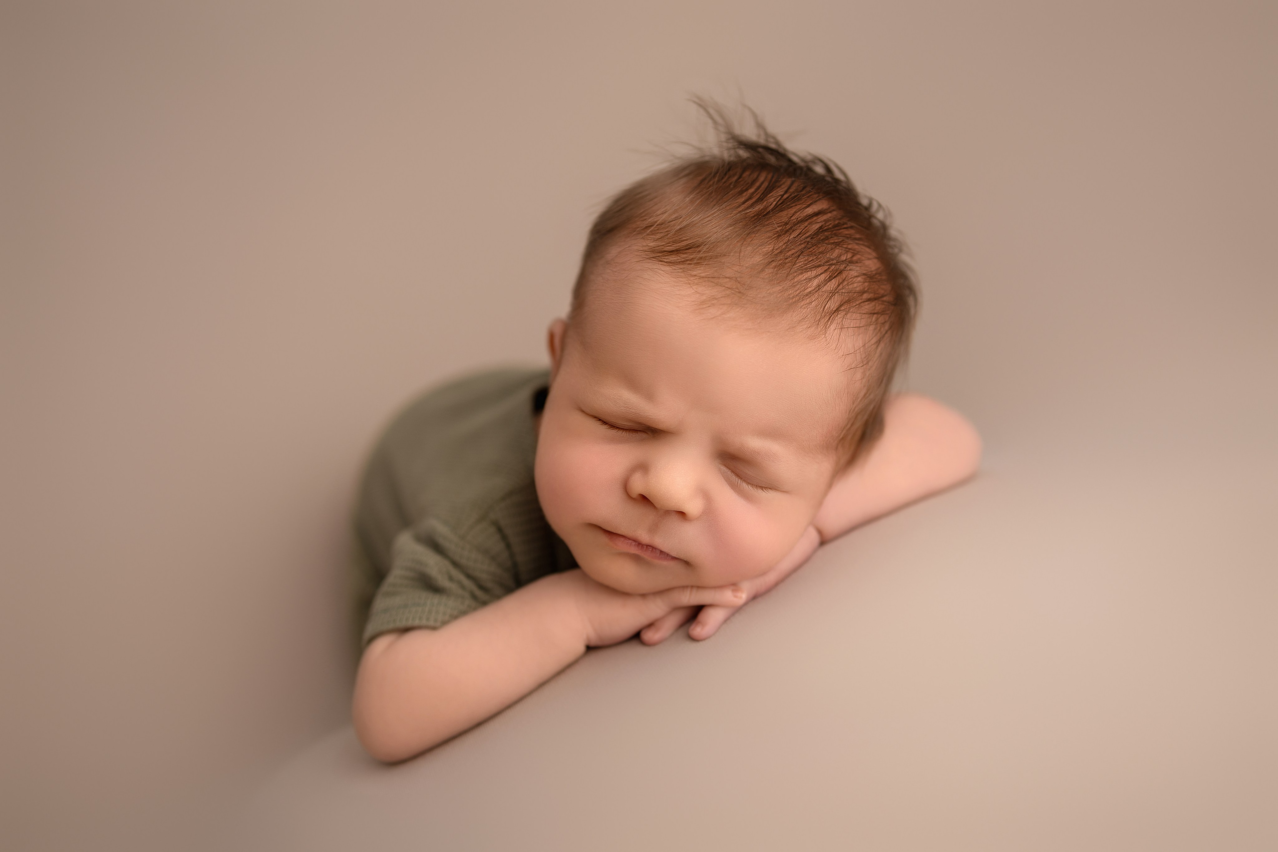 Neugeborene. Neugeborene- Schwangerschaft- und Kinder Fotografin in Lehre
