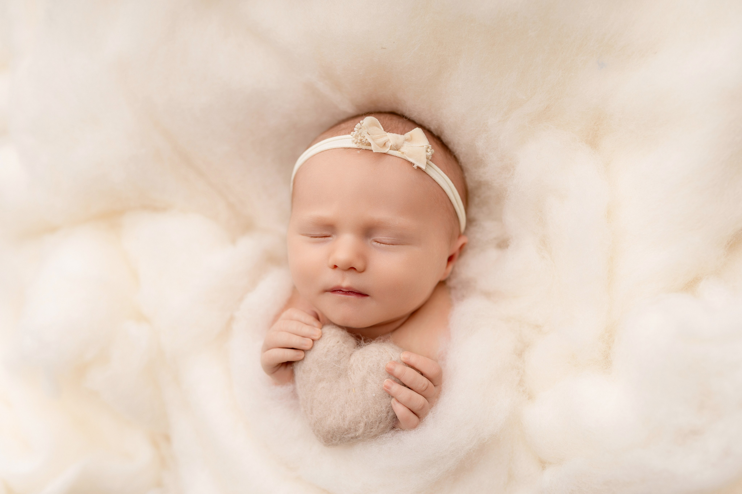 Esu Aleksandra naujagimių ir kudikių fotografė iš Vilniaus