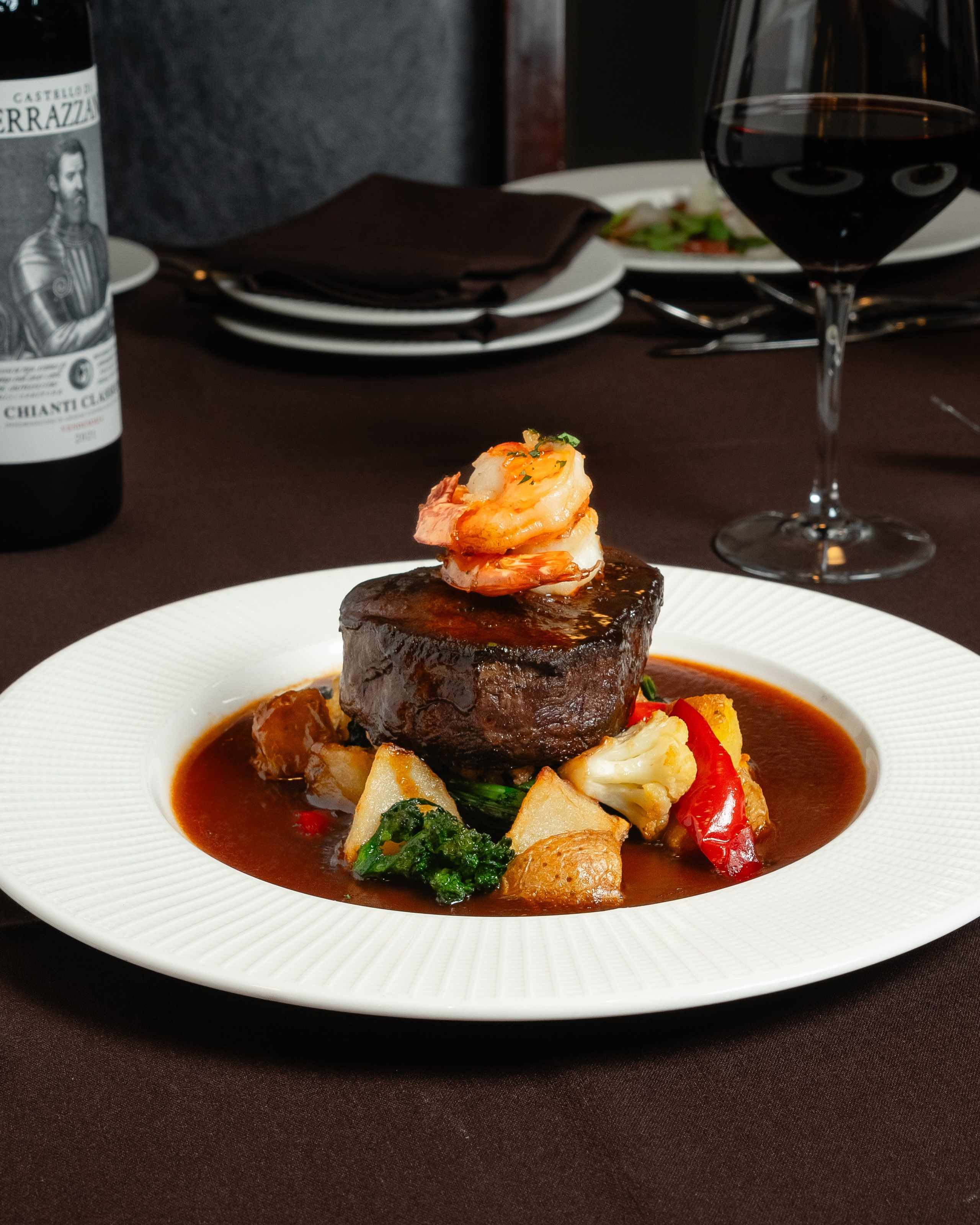 Luna. Welcome to my video and photo world!