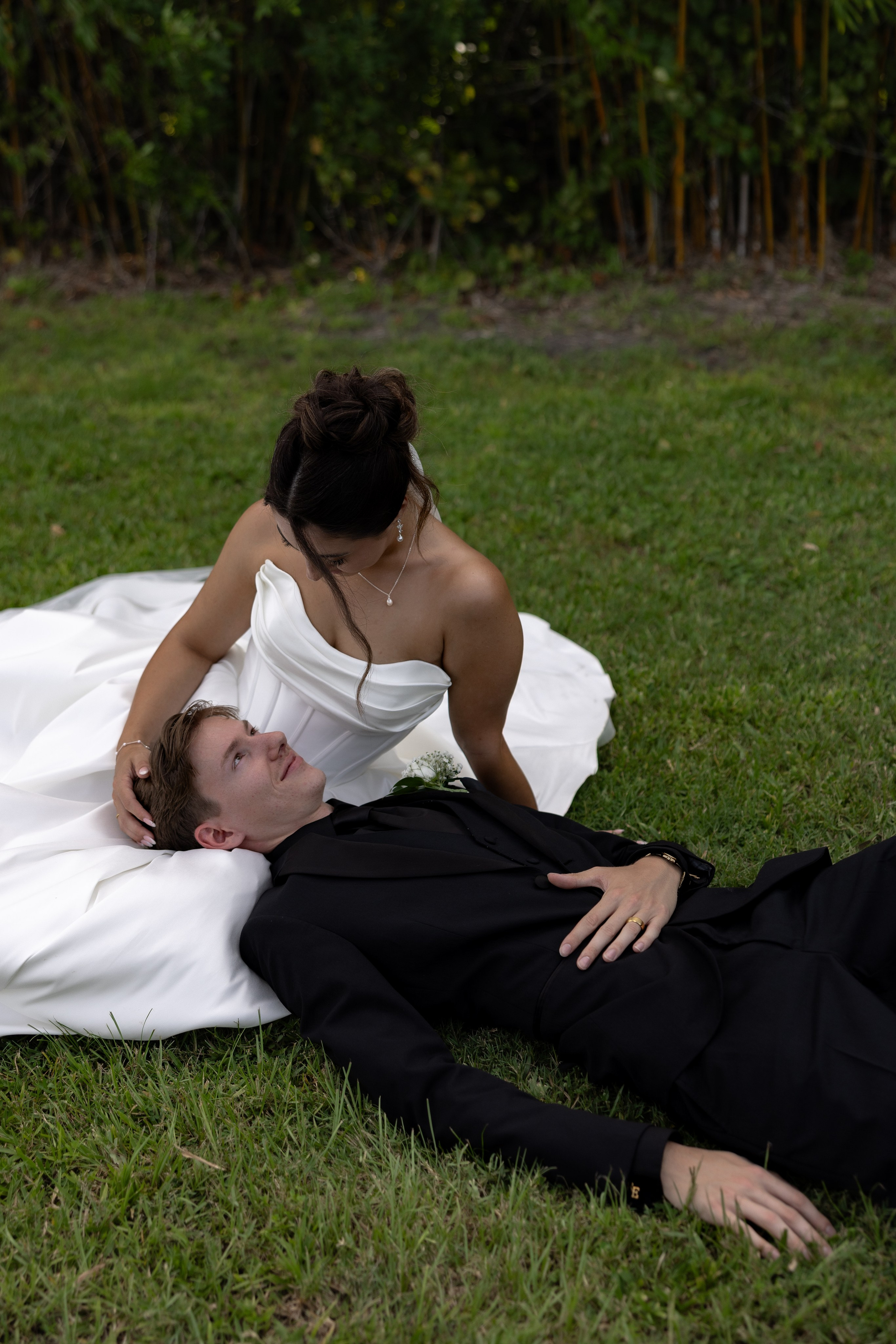 Alexsa and Robert. Ever After Farm Peach. Photographer Anastasia Nagibina
