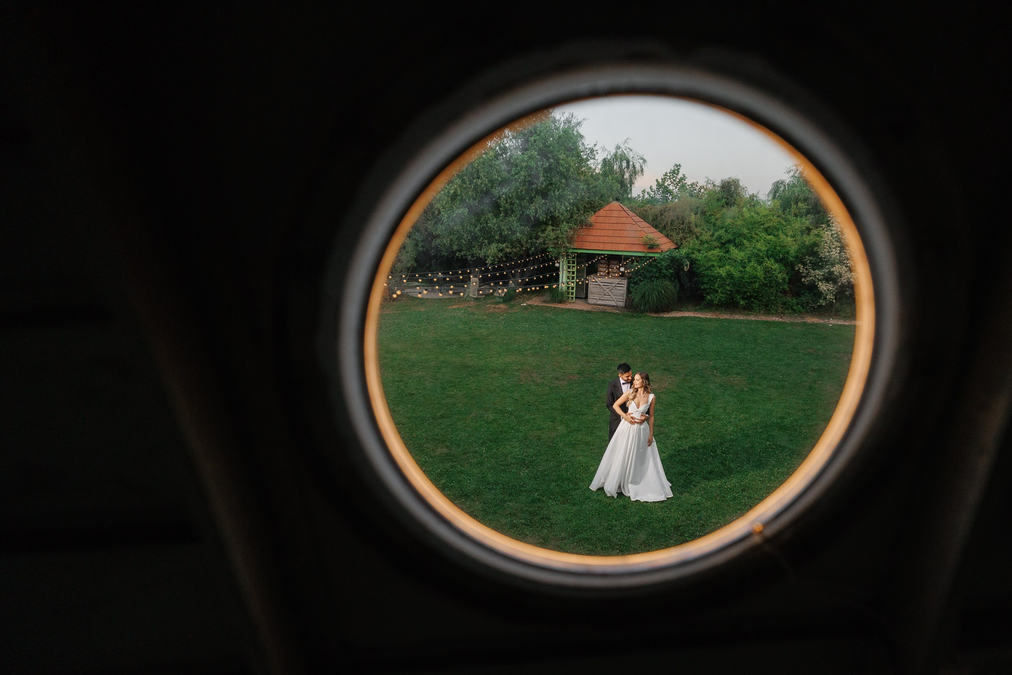 Mihaela si Nicolae - Nunta in locatie in aer liber la Nouvelle Events. Fotograf nunta Bucuresti - Manu Ivanciu | Fotograf botez