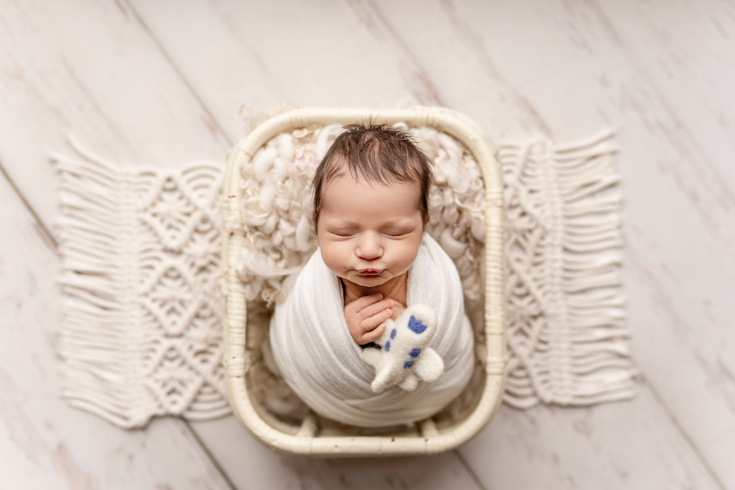 Esu Aleksandra naujagimių ir kudikių fotografė iš Vilniaus