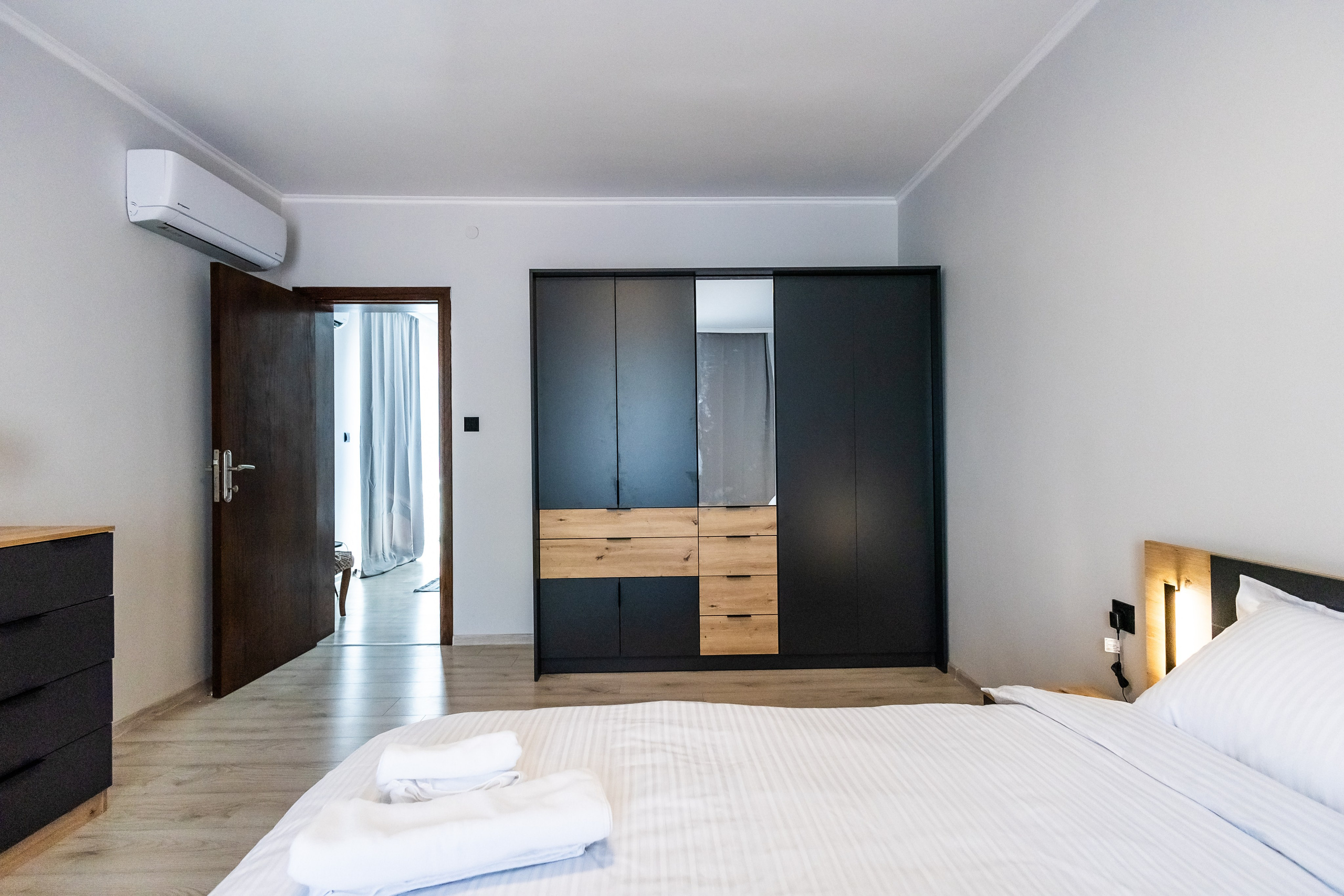 Хотел. Фотограф Ирина Йотова