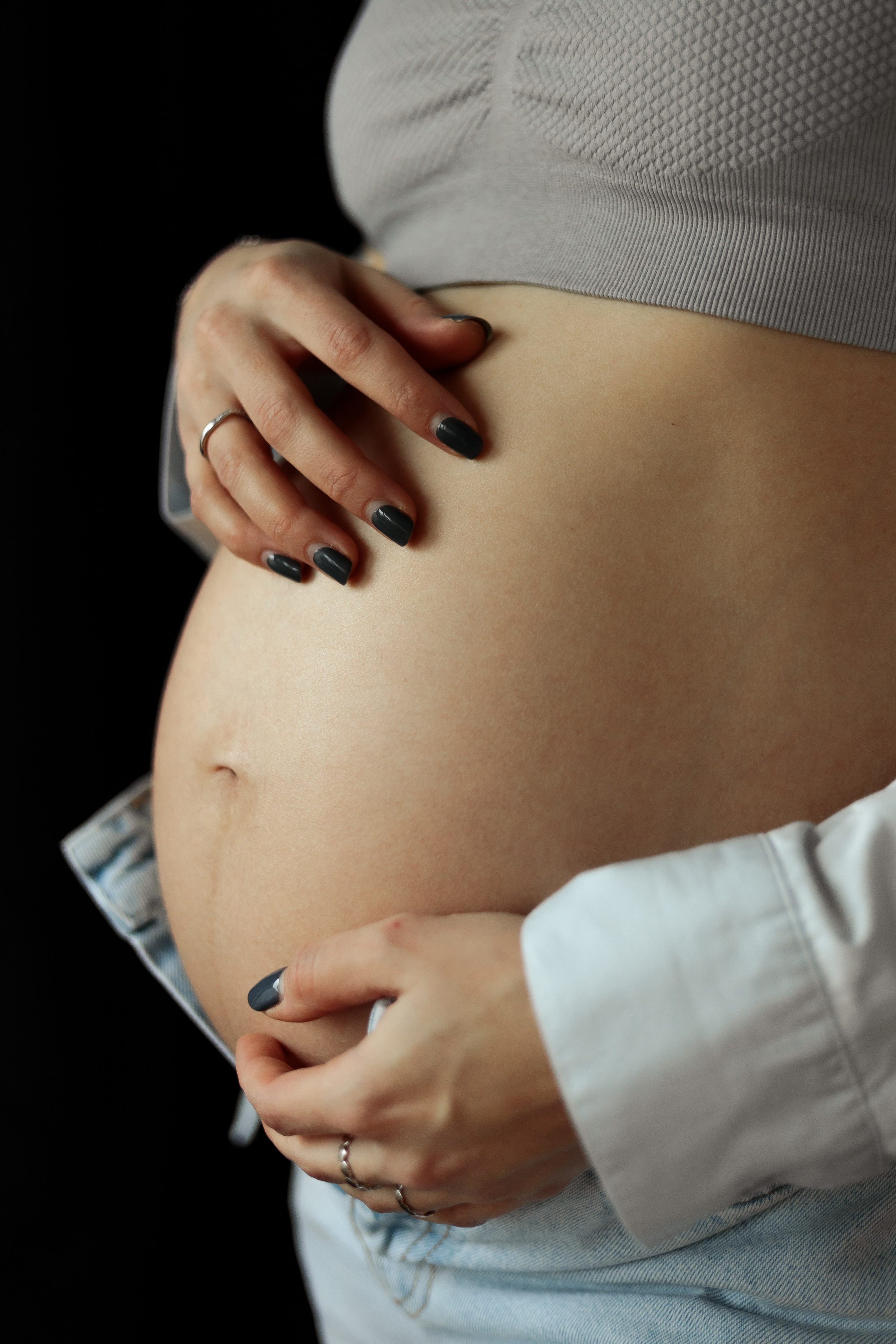 Pregnancy shooting at home. Elena Gorobets. Photographer in Zagreb