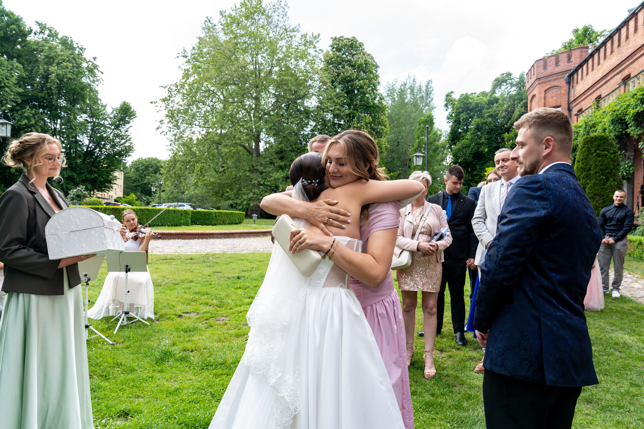 E&N: Zamek w Rzucewie. SL Wedding Photo — Editorial, Elegant & Timeless Wedding Photography in Poland and Across Europe