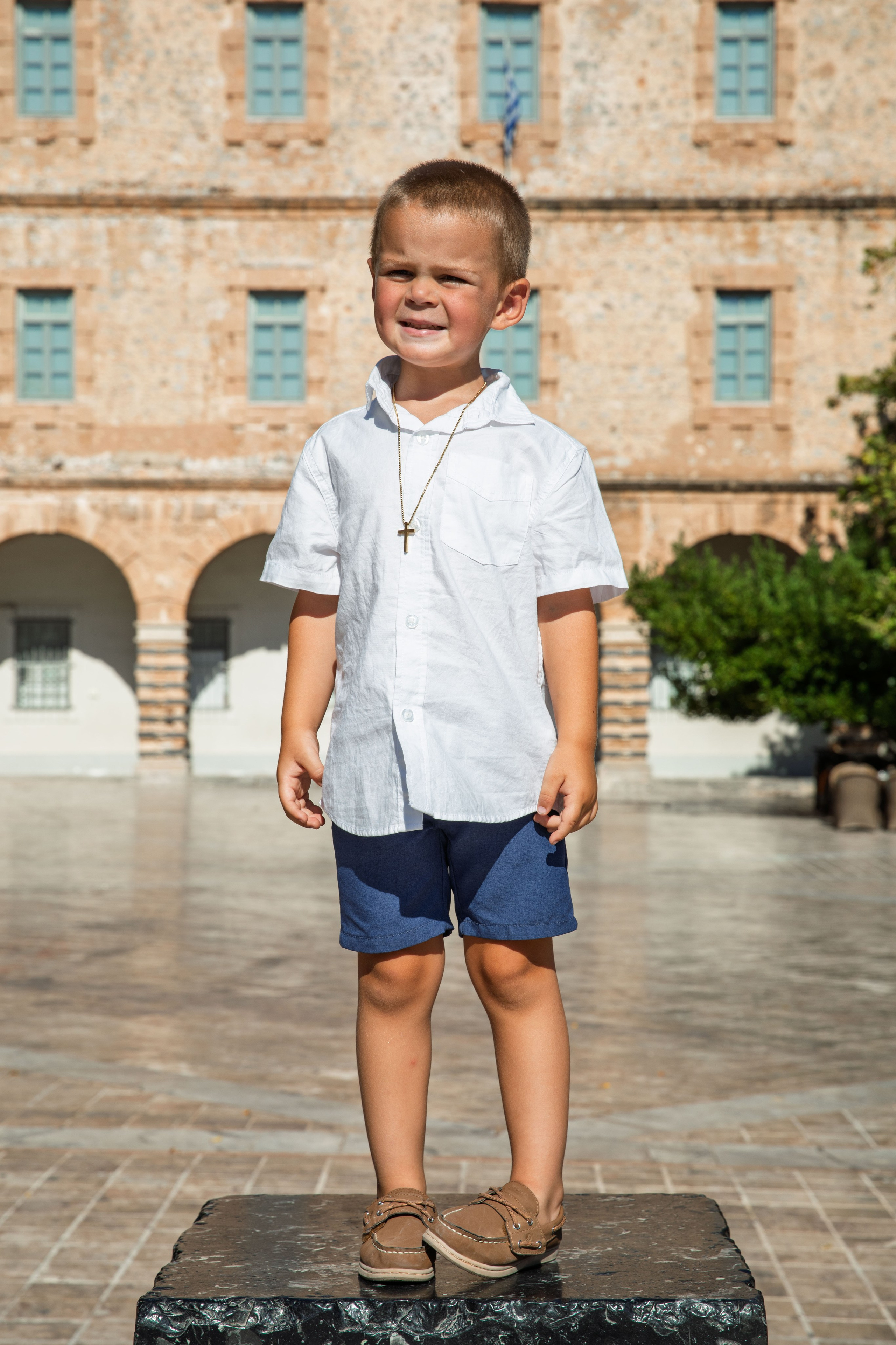 Family Kordalis (USA - Greece). Photographer Anya Khasapi. Nafplio, Greece