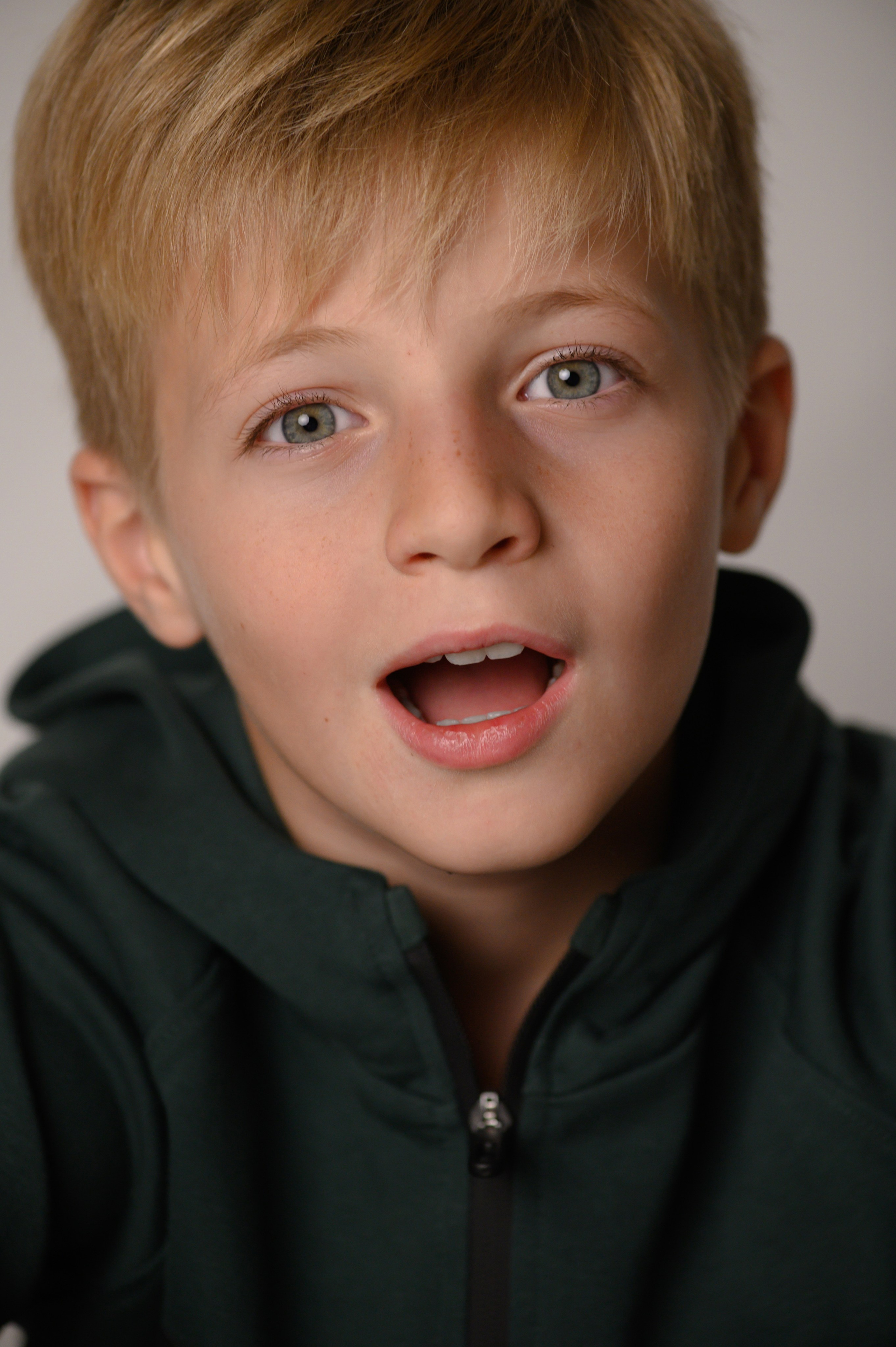 KIDS STUDIO. Семейная, детская, портретная и предметная фотосъемка в Салониках