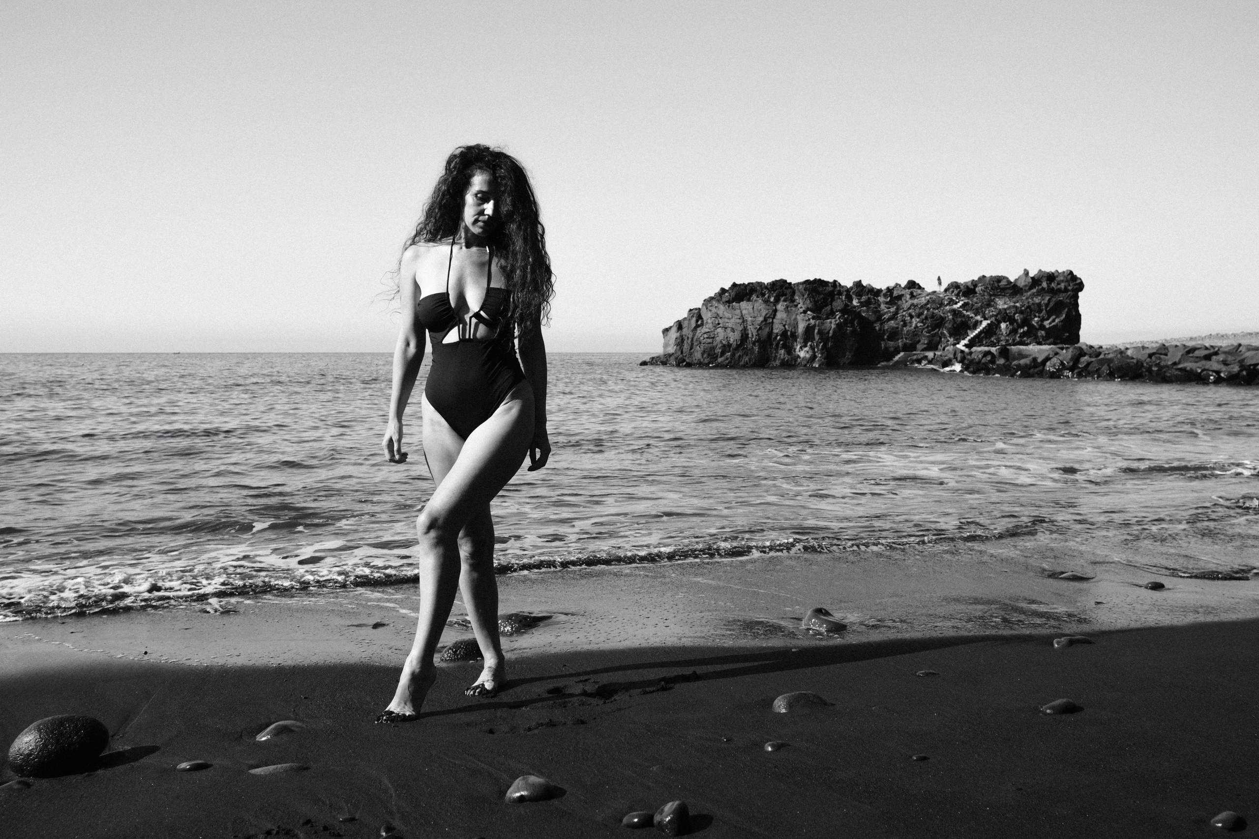 Meggy Câmara de Lobos + ocean. Portrait photographer in Madeira — Marina Shtukina